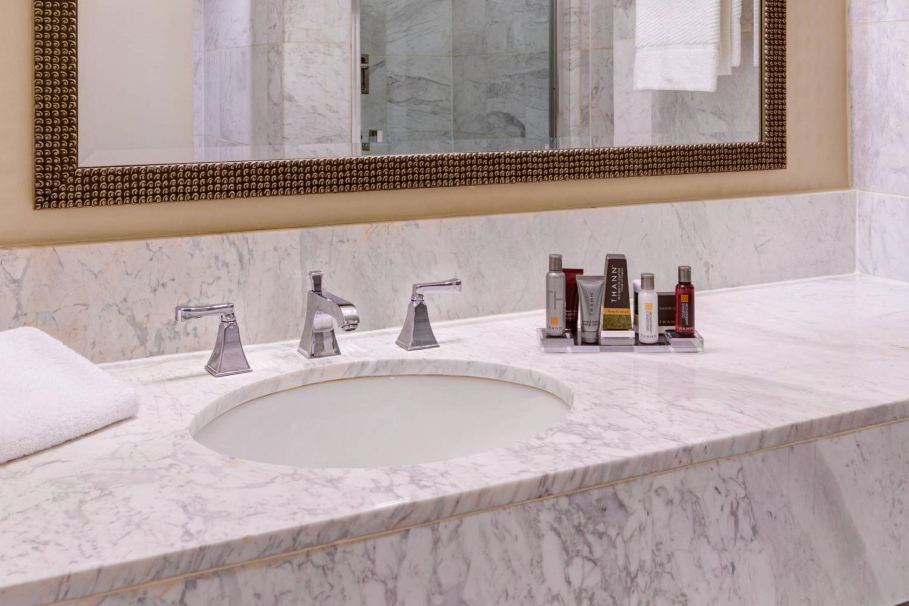 Queen Room with Two Queen Beds and Roll-in Shower - Mobility Accessible