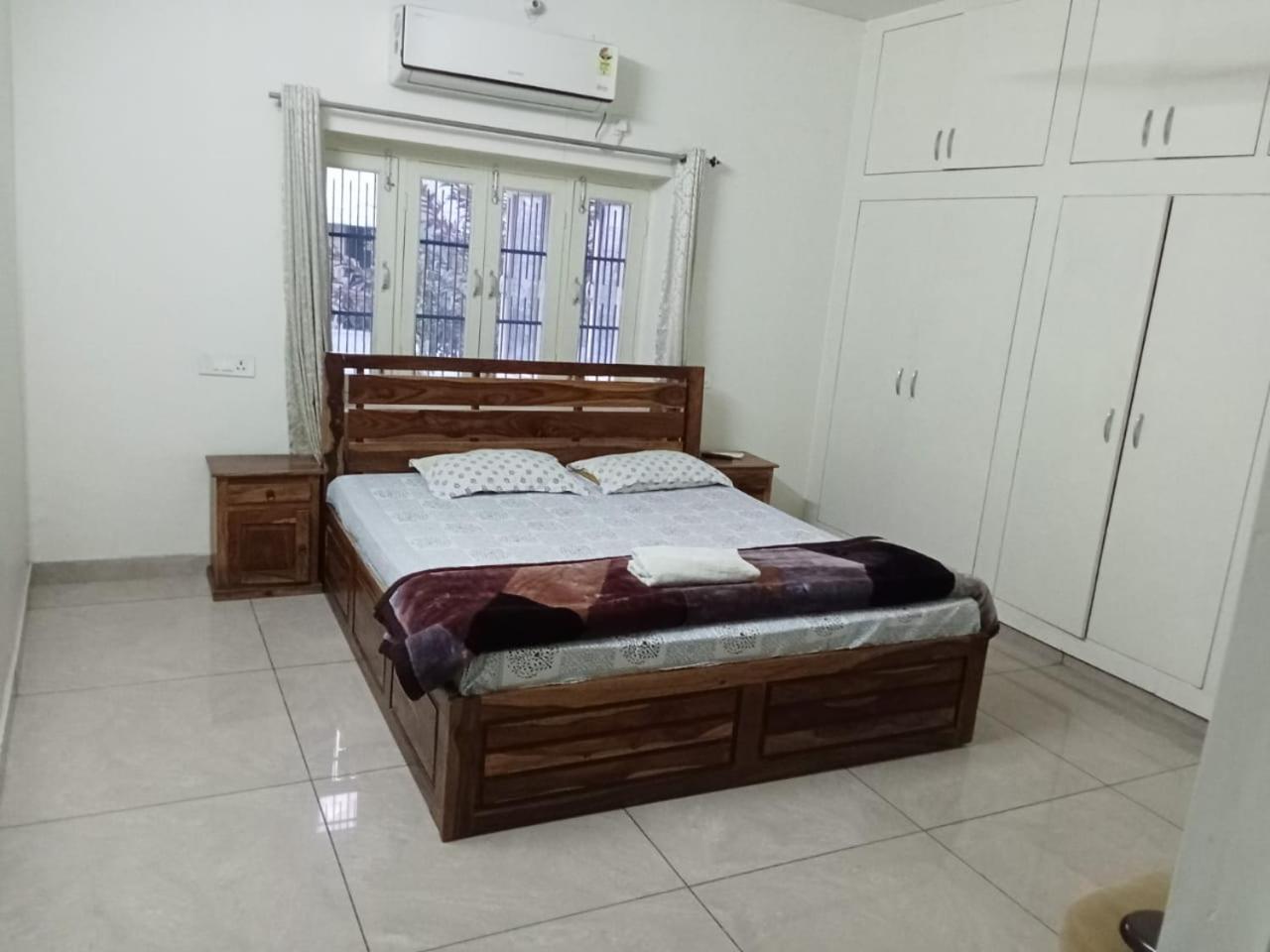 Double Room With Private Bathroom photo 3