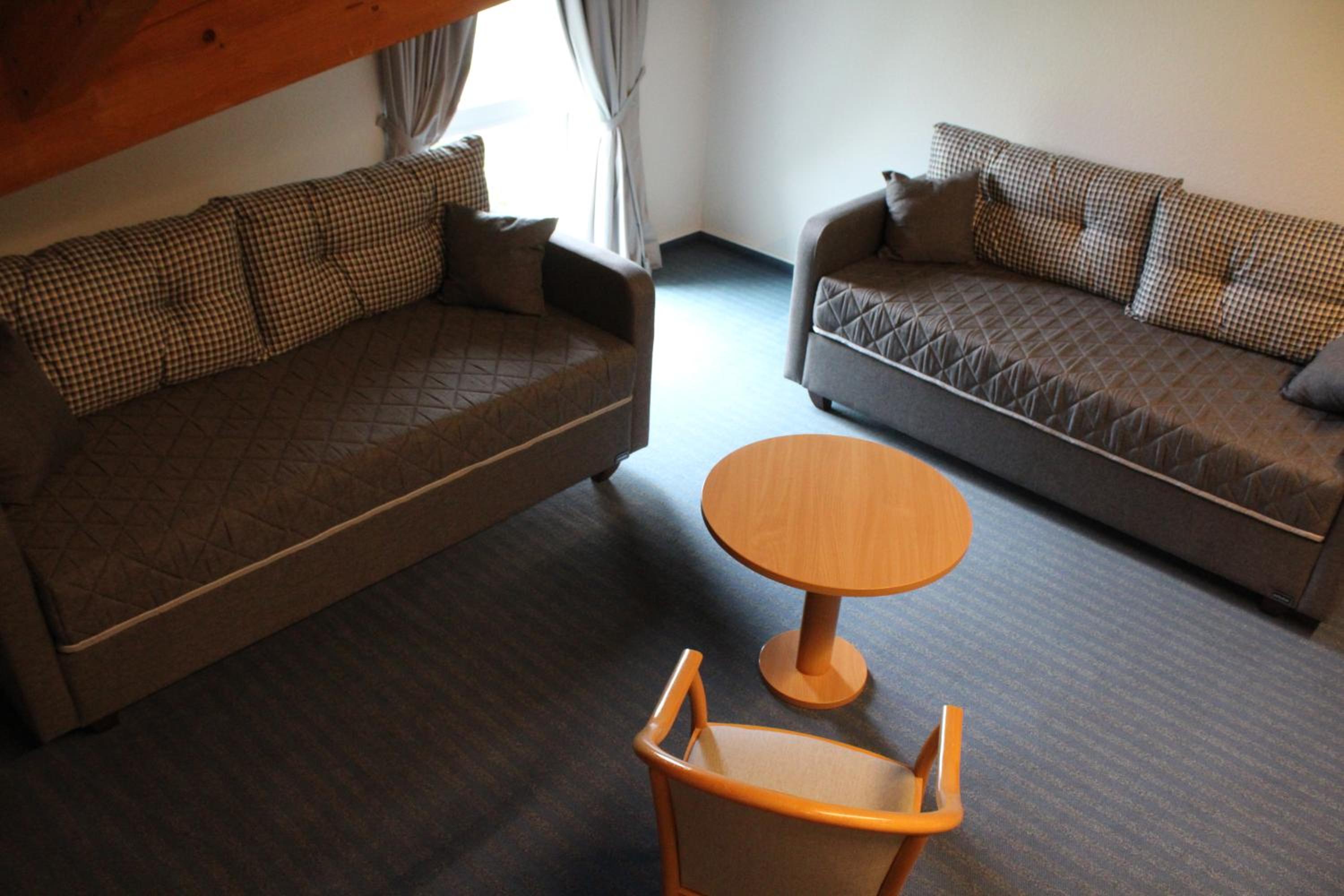 Family Room - Photo 6