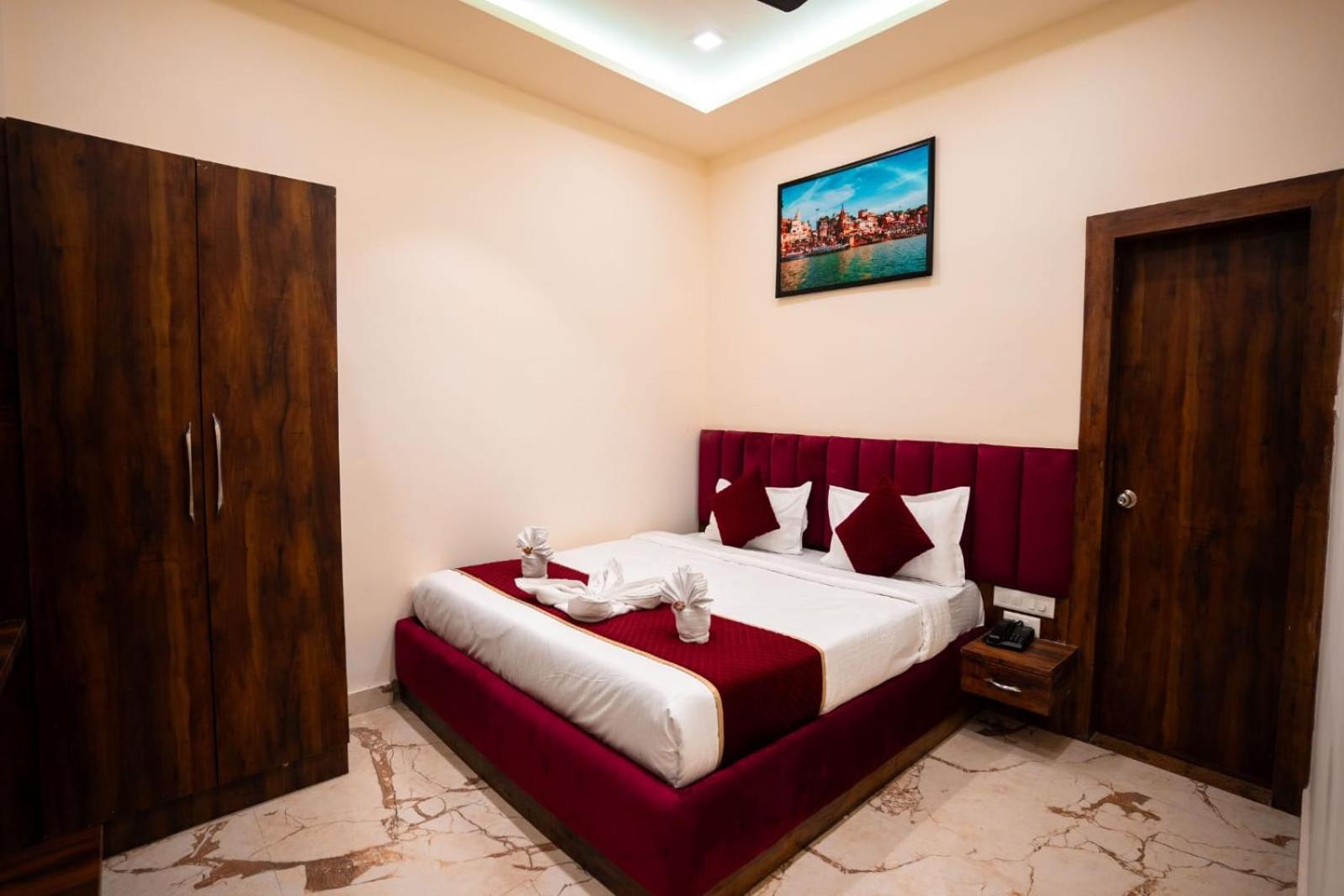 Deluxe Room - Photo 2