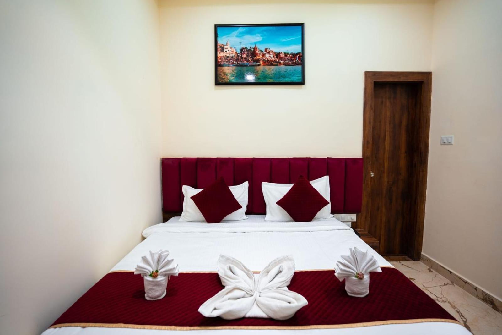 Deluxe Room - Photo 1