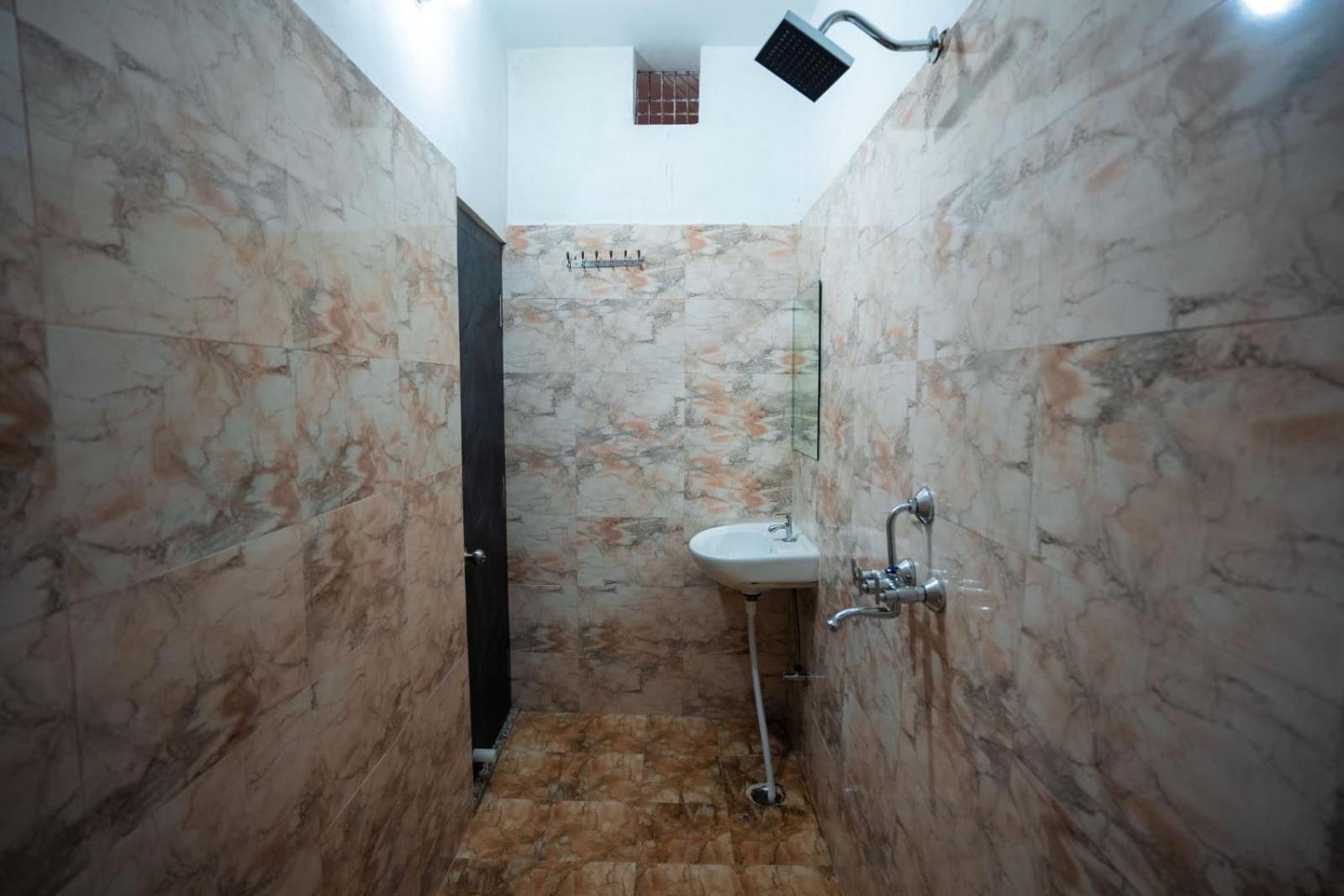 Suite - Photo 2