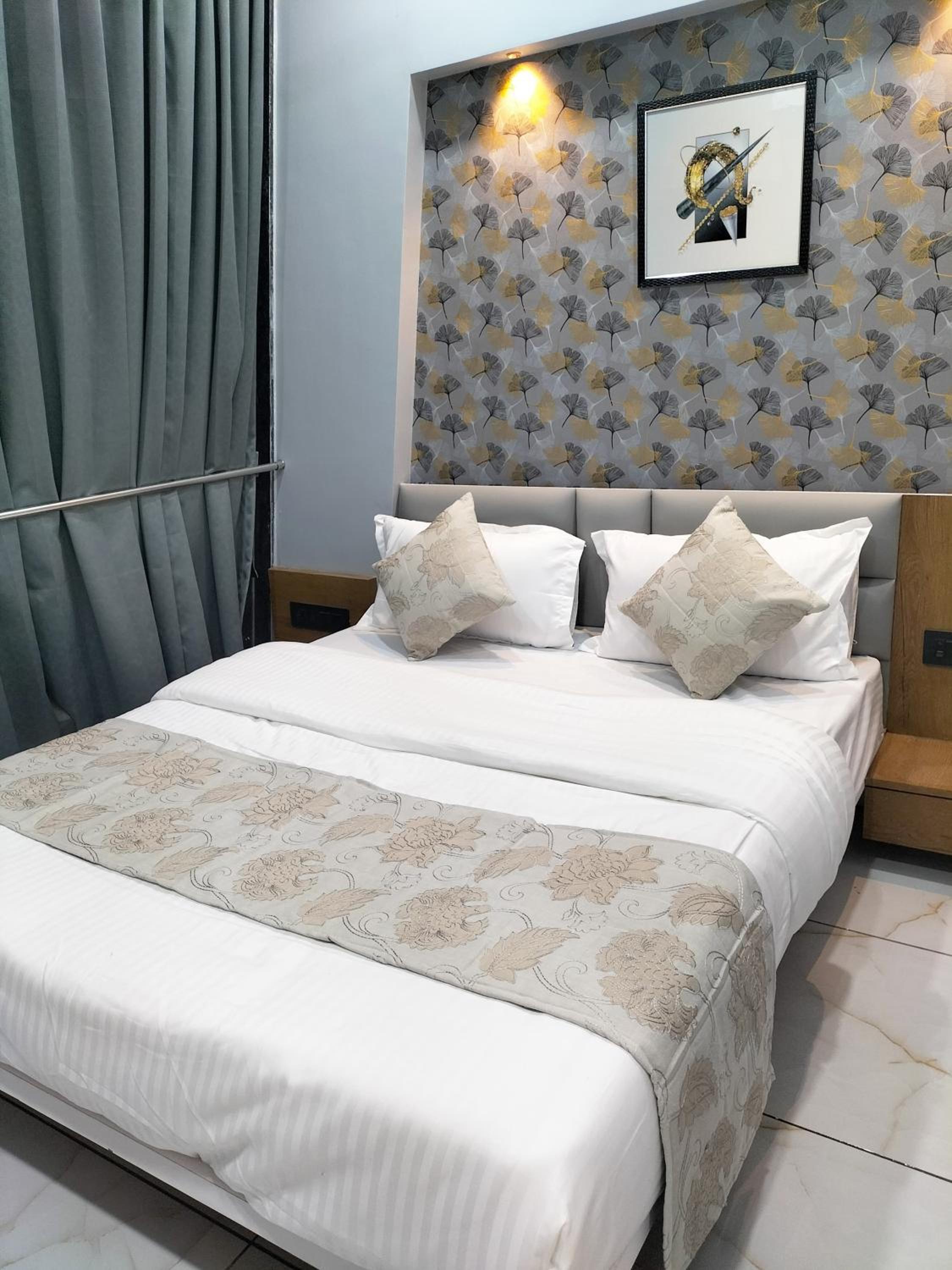 Standard King Room