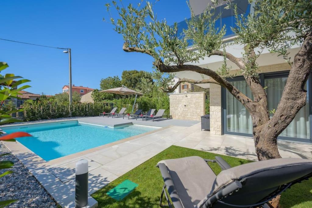 Three-Bedroom Villa photo 2