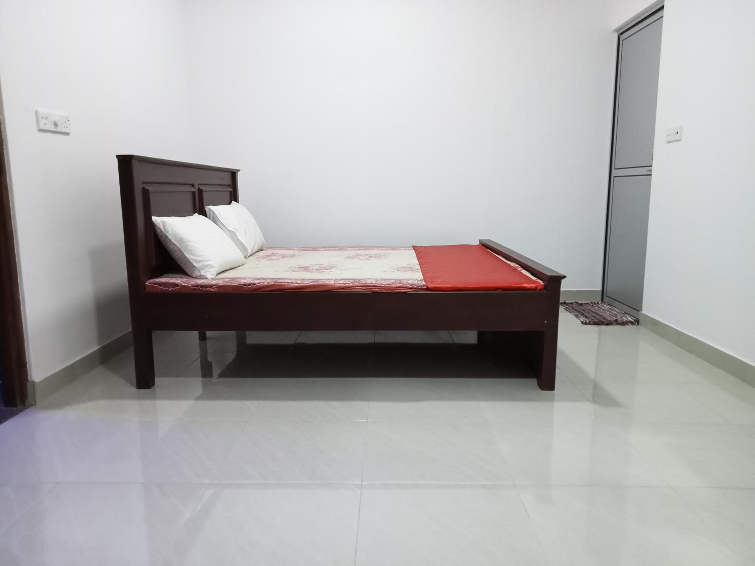 Deluxe Double Room (2 Adults + 1 Child) photo 1