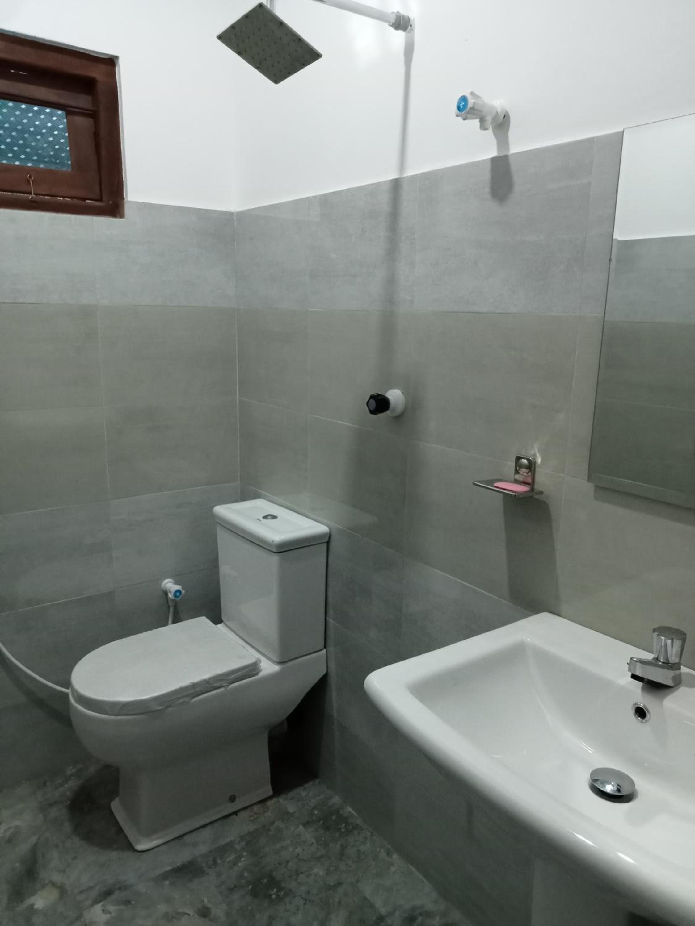 Deluxe Double Room (2 Adults + 1 Child) photo 3