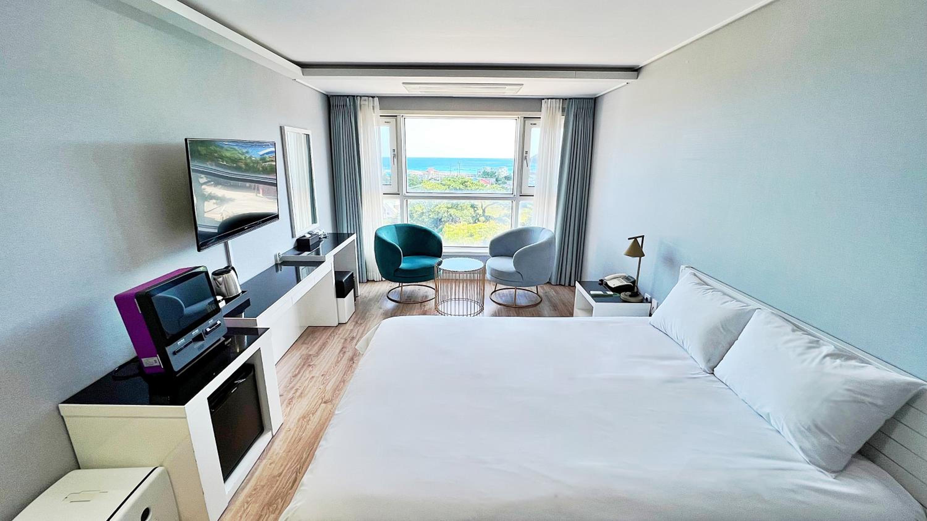 Deluxe Double Room with Sea View - Photo 1