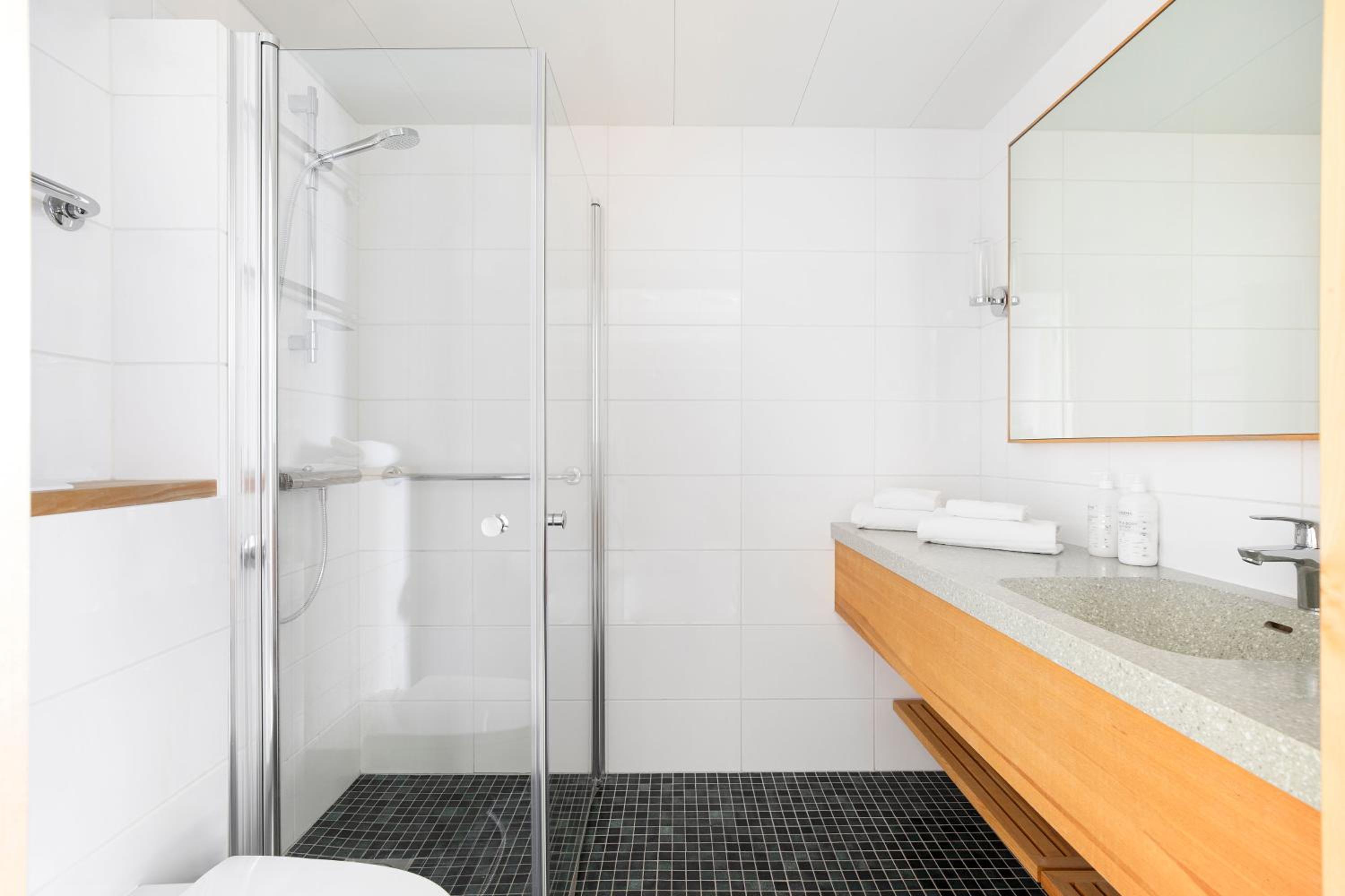 Standard Twin Room - Photo 3