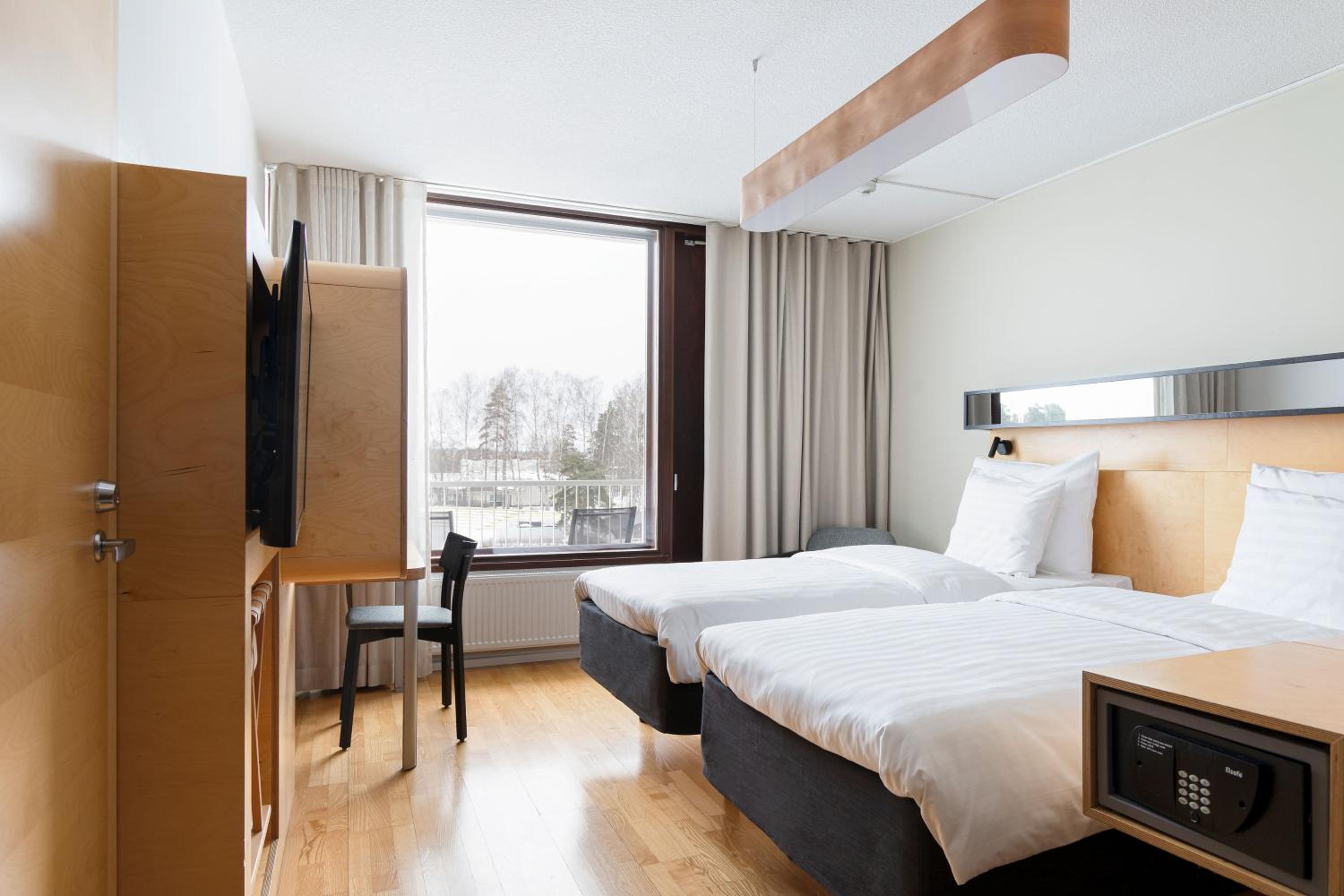 Twin Room - Disability Access - Photo 1