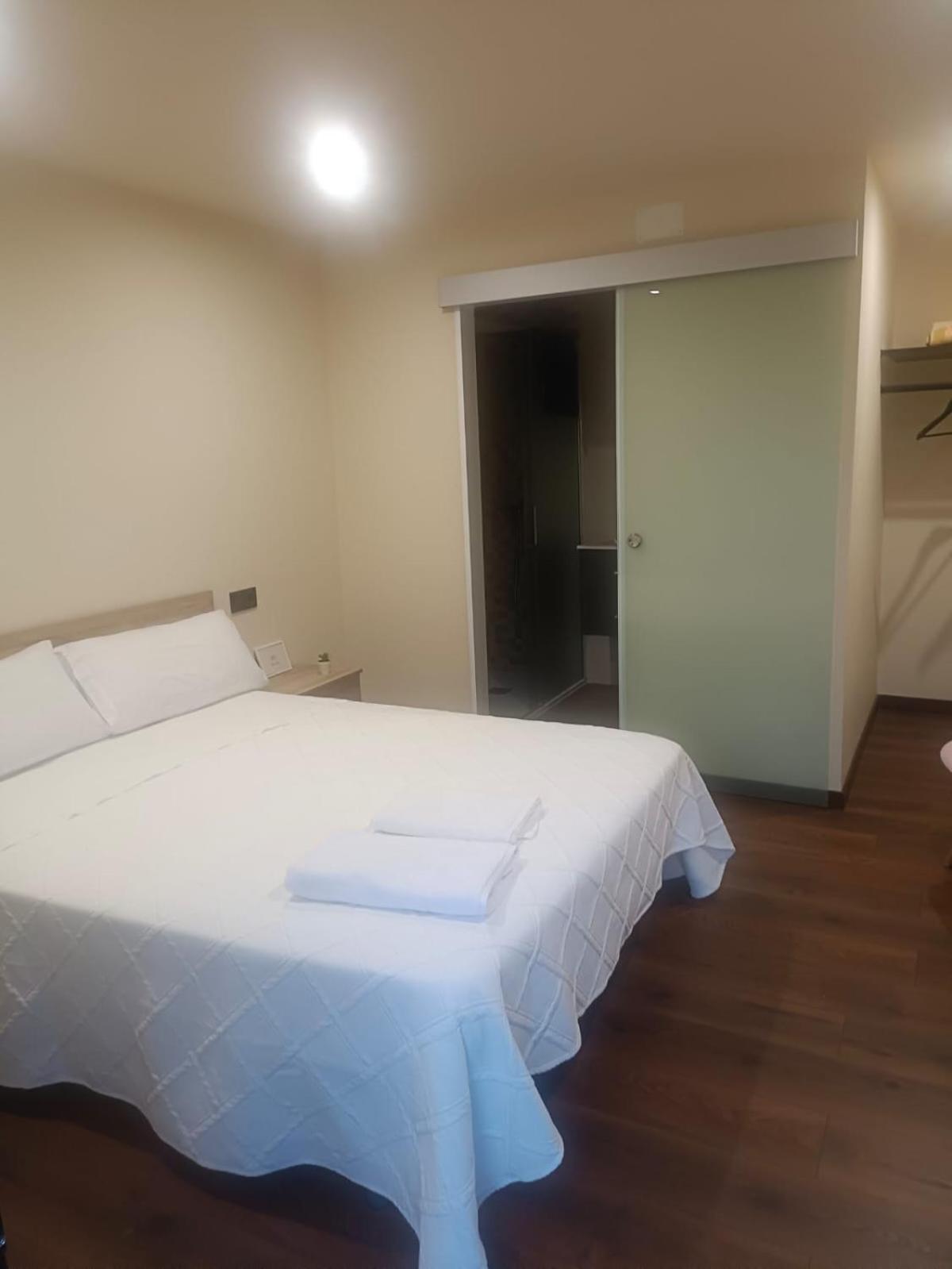 Habitación Doble con Baño Privado