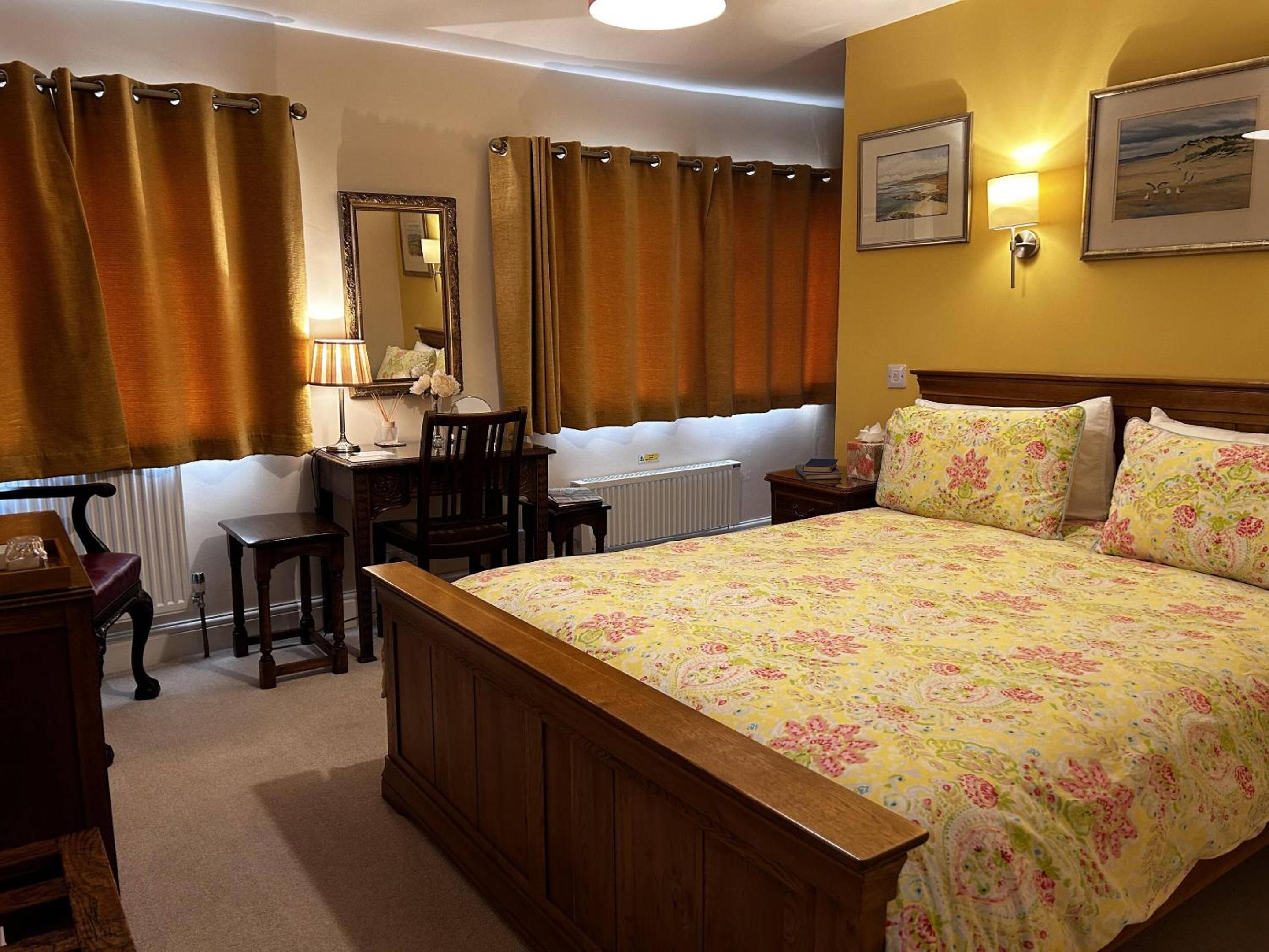 Superior King Room - Photo 2