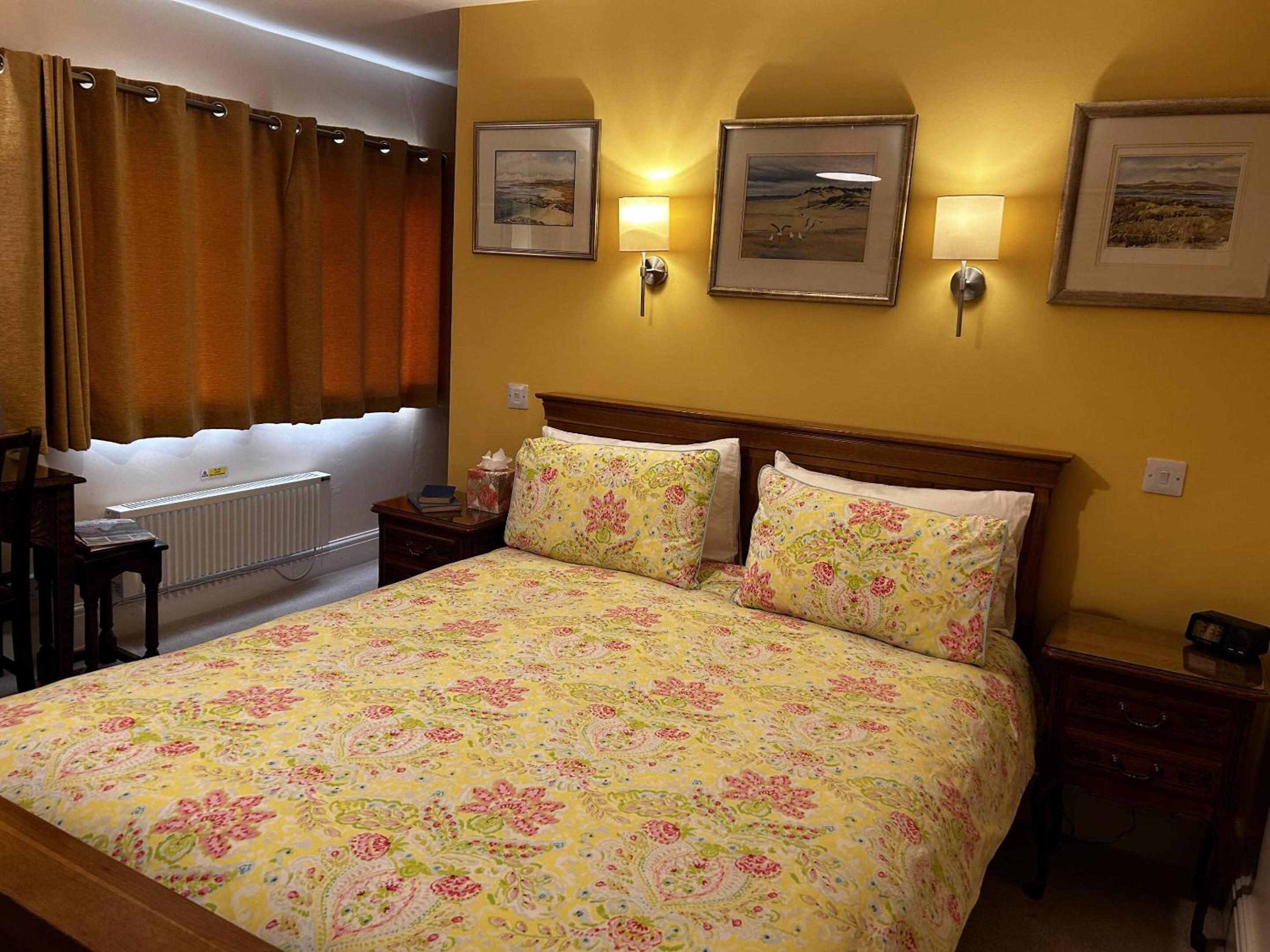 Superior King Room - Photo 4