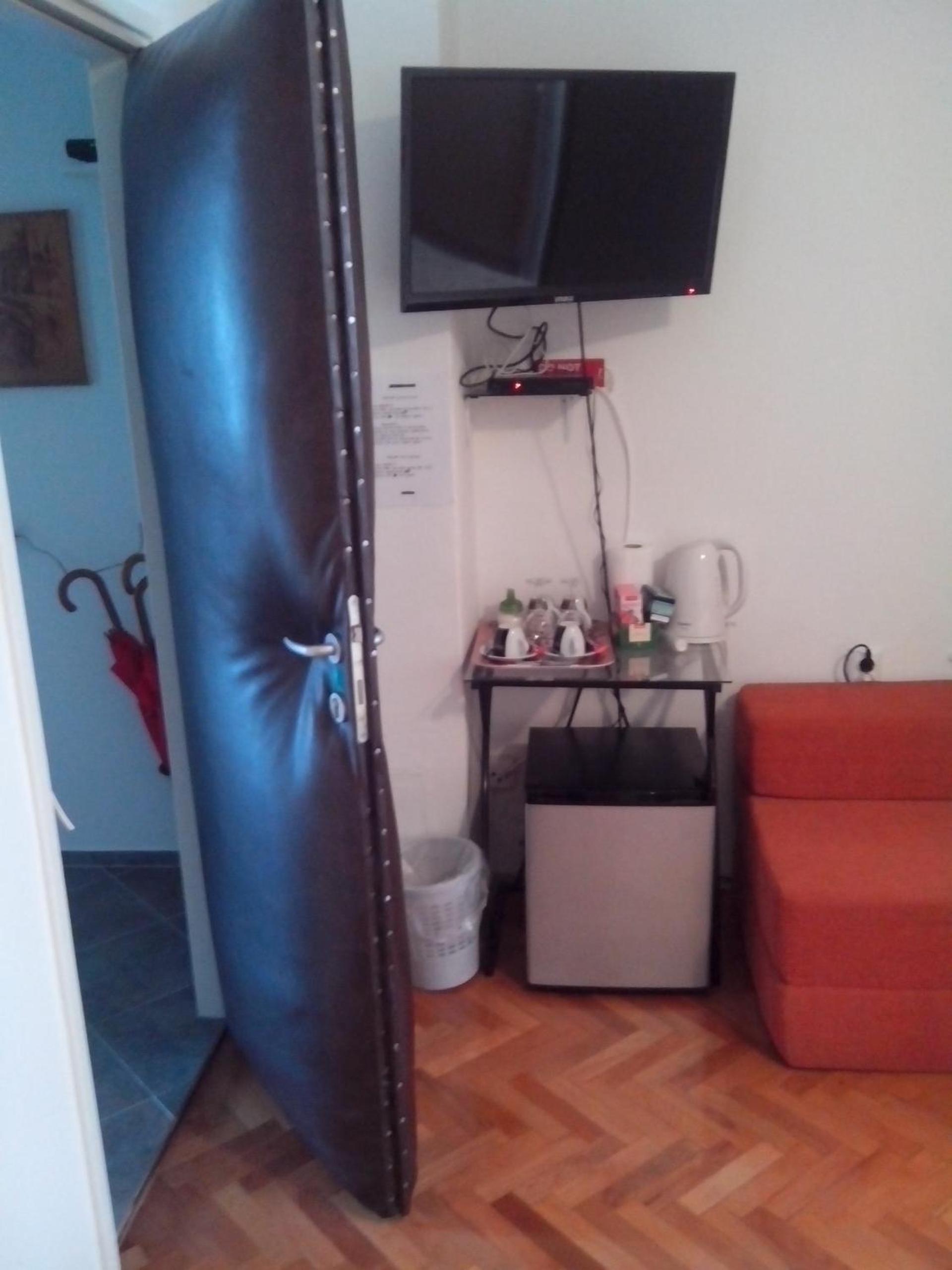 Double Room with Balcony and Sea View - Photo 9