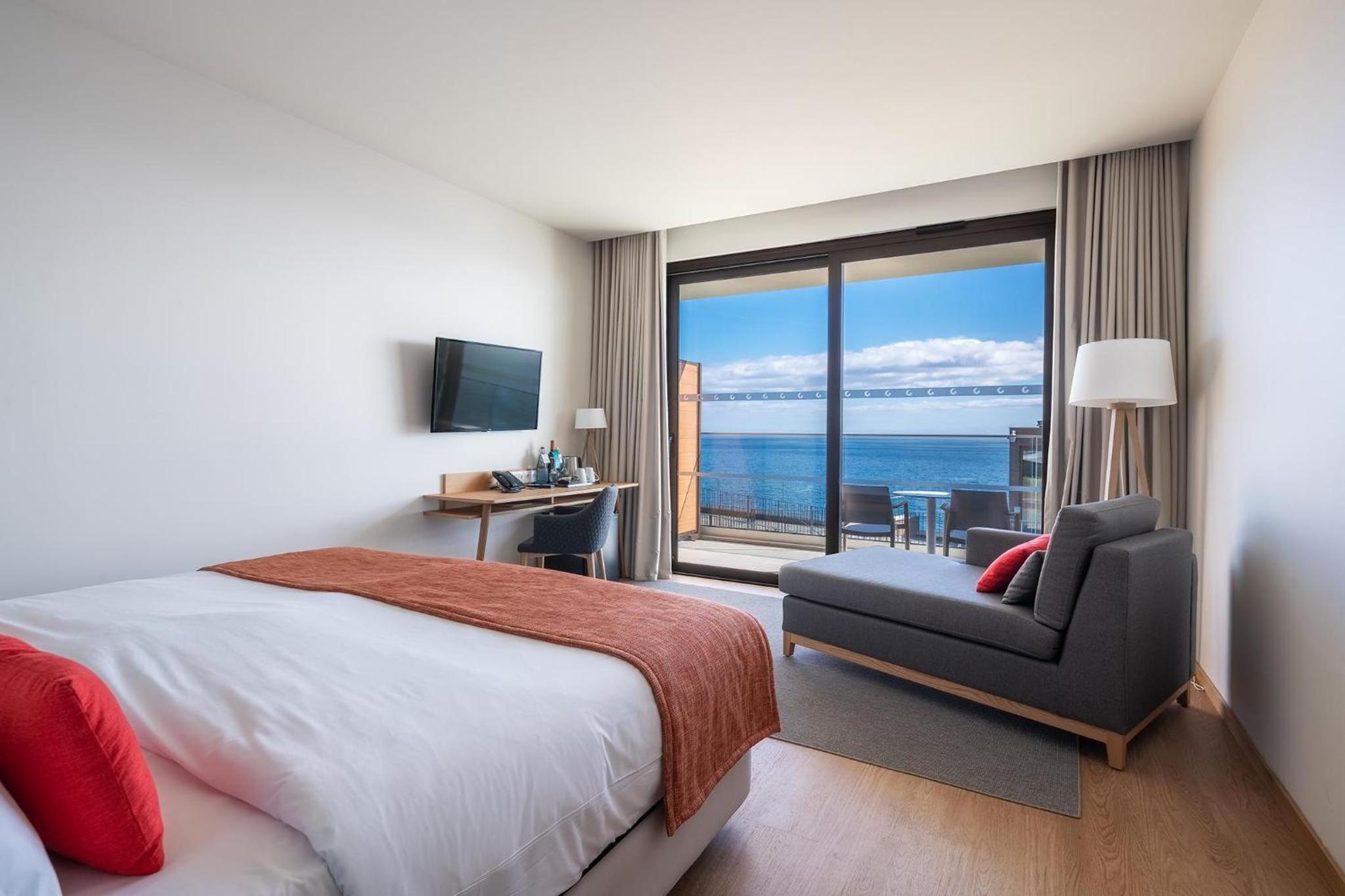 Deluxe Twin Room with Sea View
