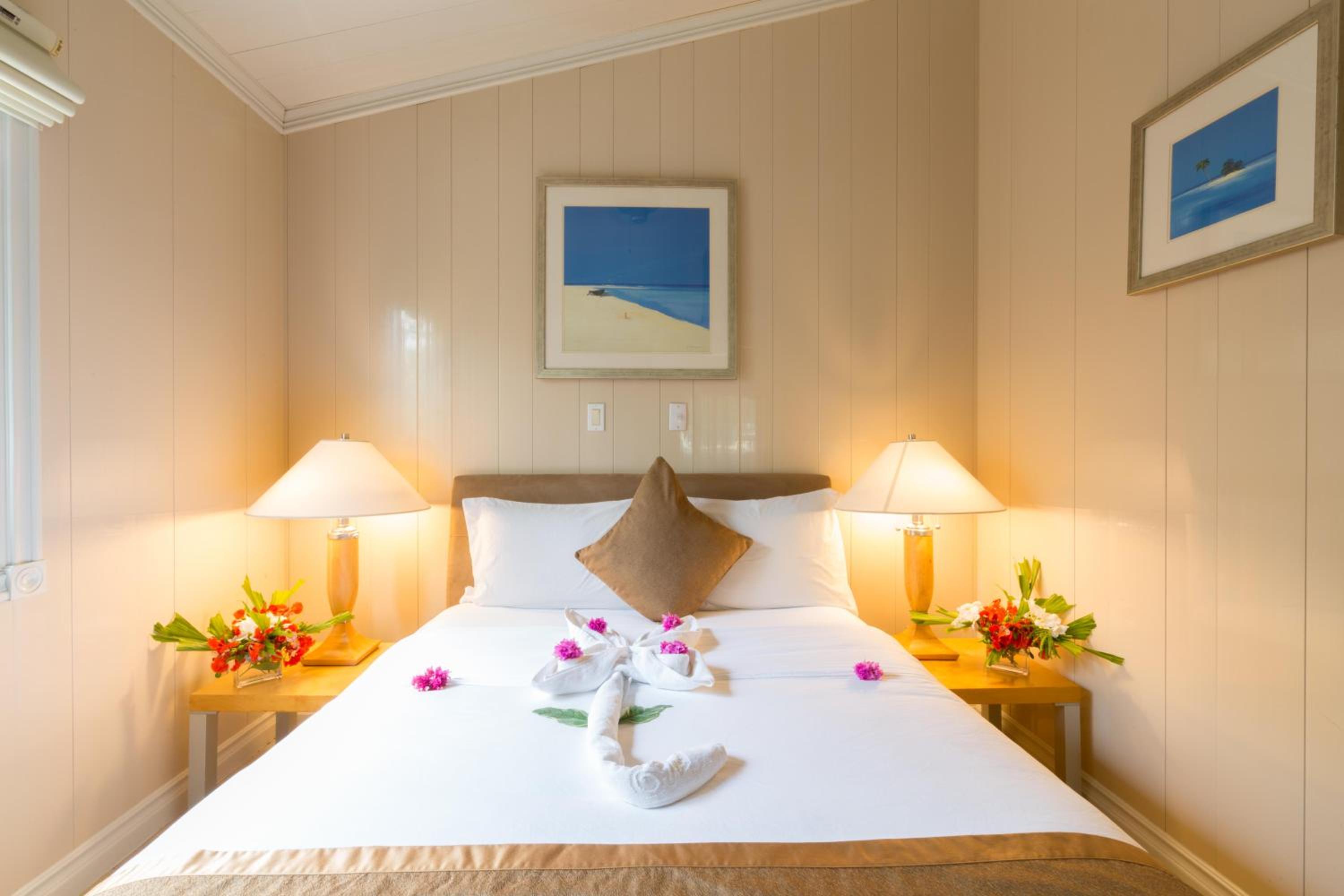 Deluxe Cottage with 1 King Bed and 2 Twins Beds