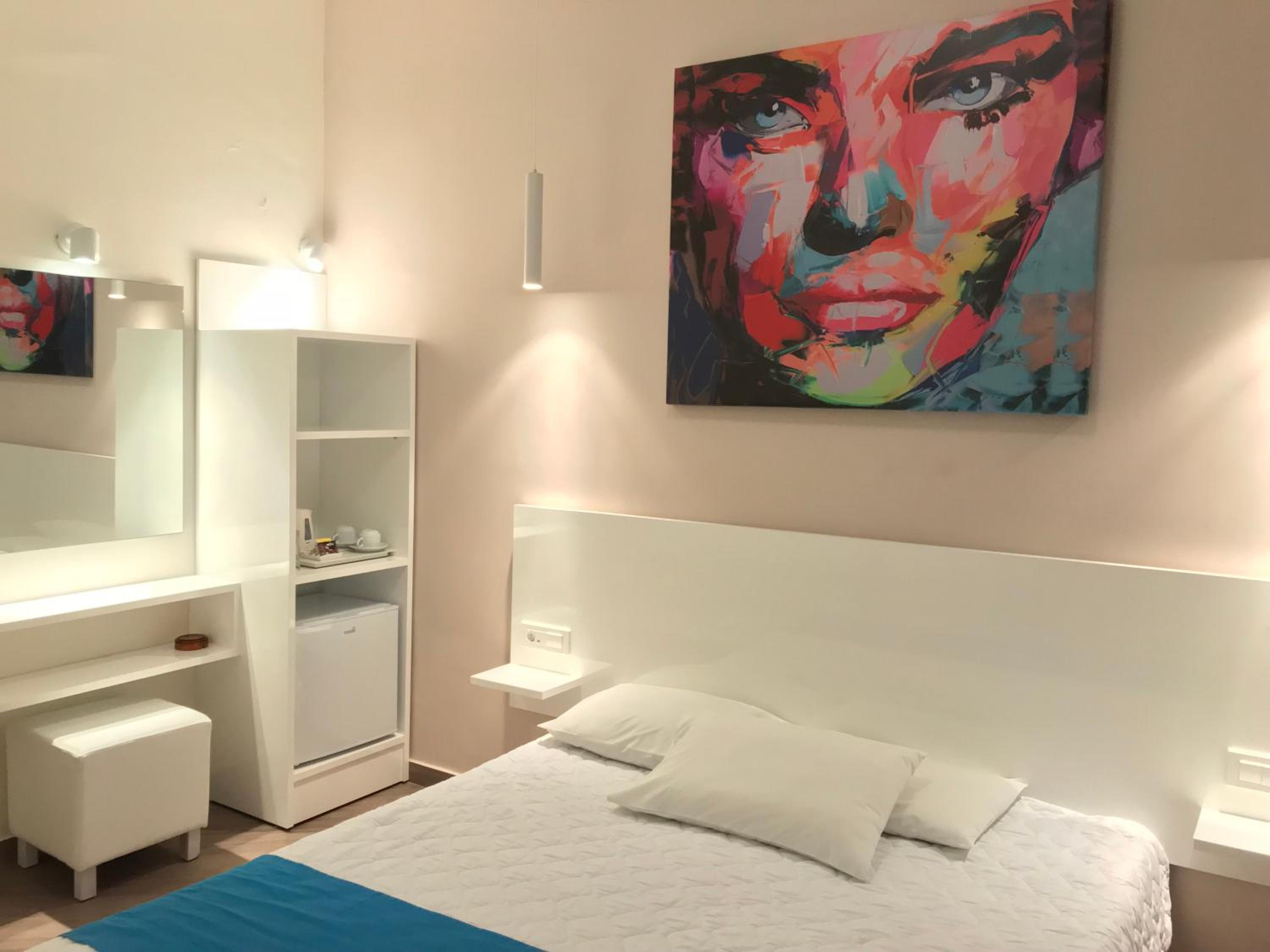Comfort Room - Photo 2