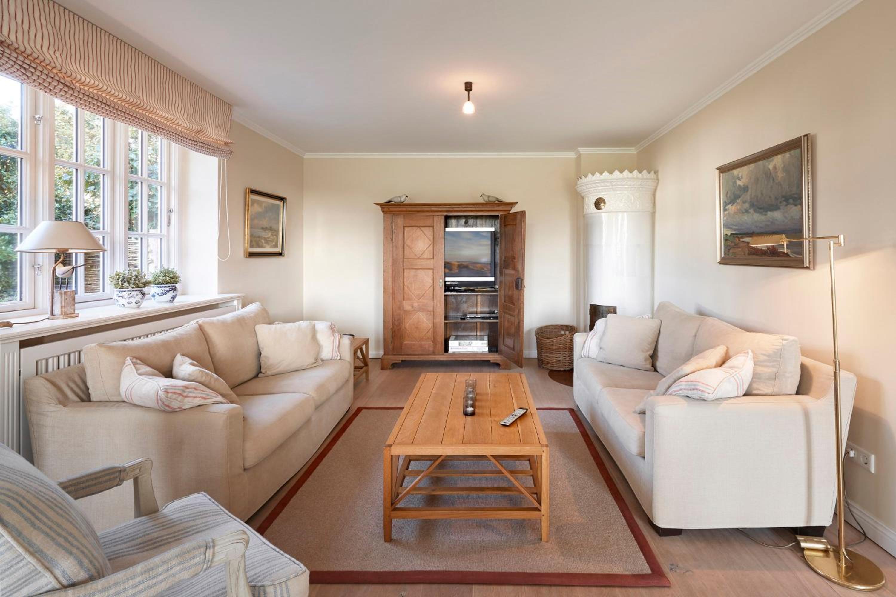 Three-Bedroom House photo 3
