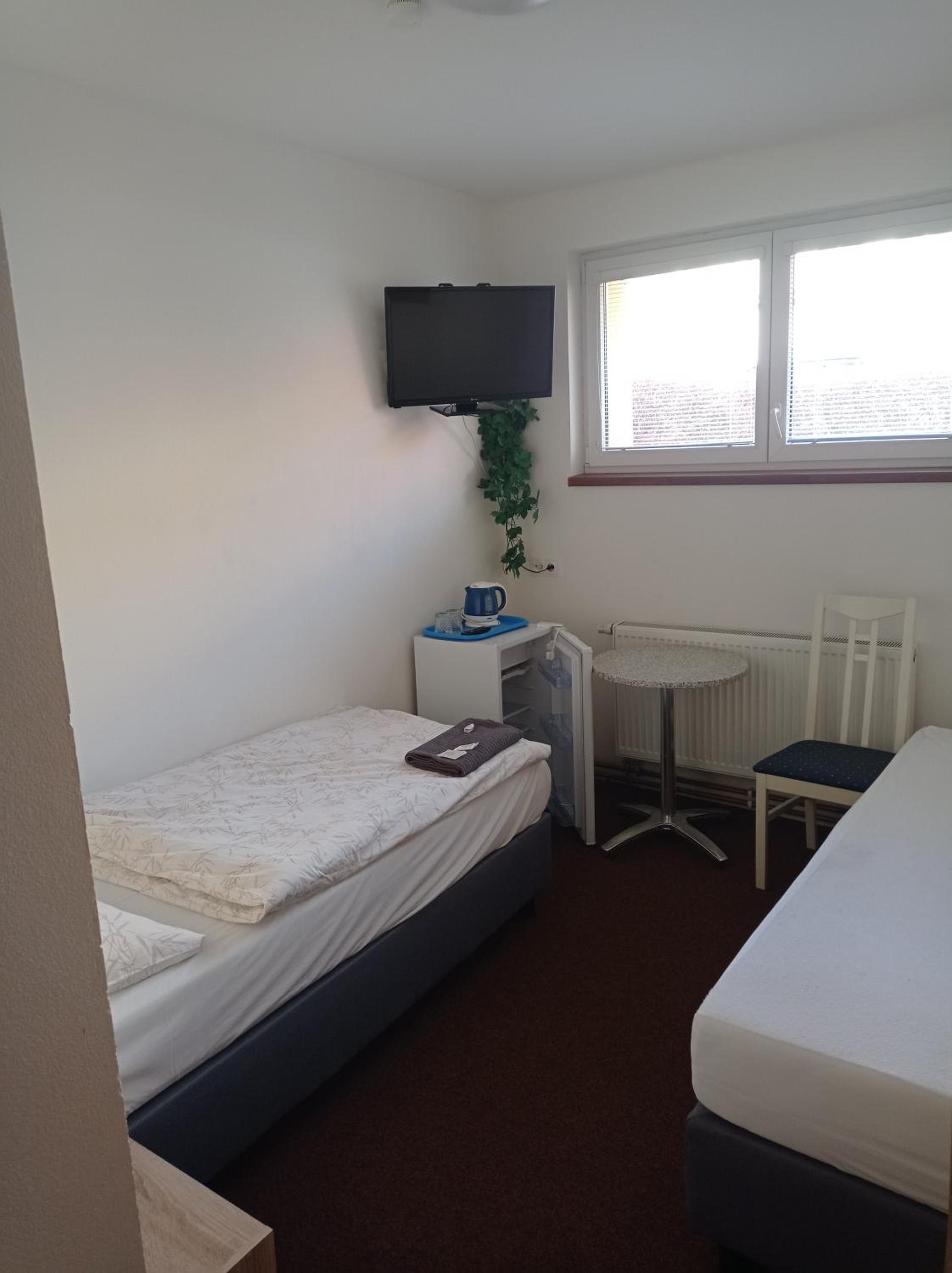Standard Twin Room photo 3