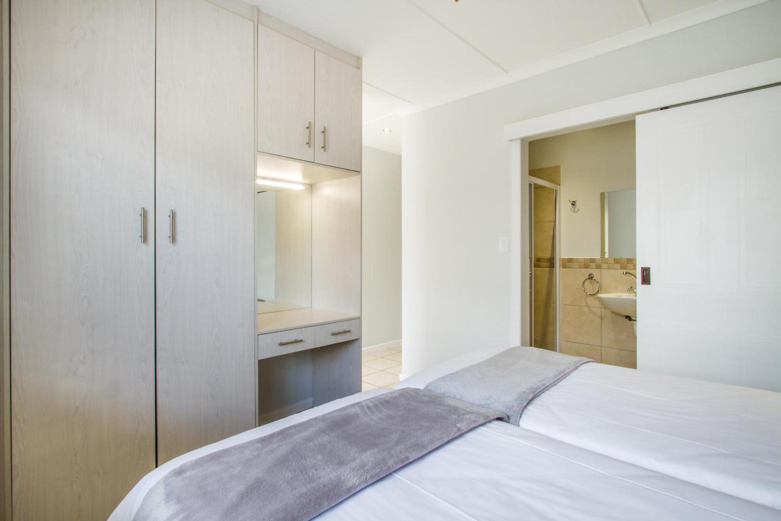 One Bedroom Apartments - Photo 6