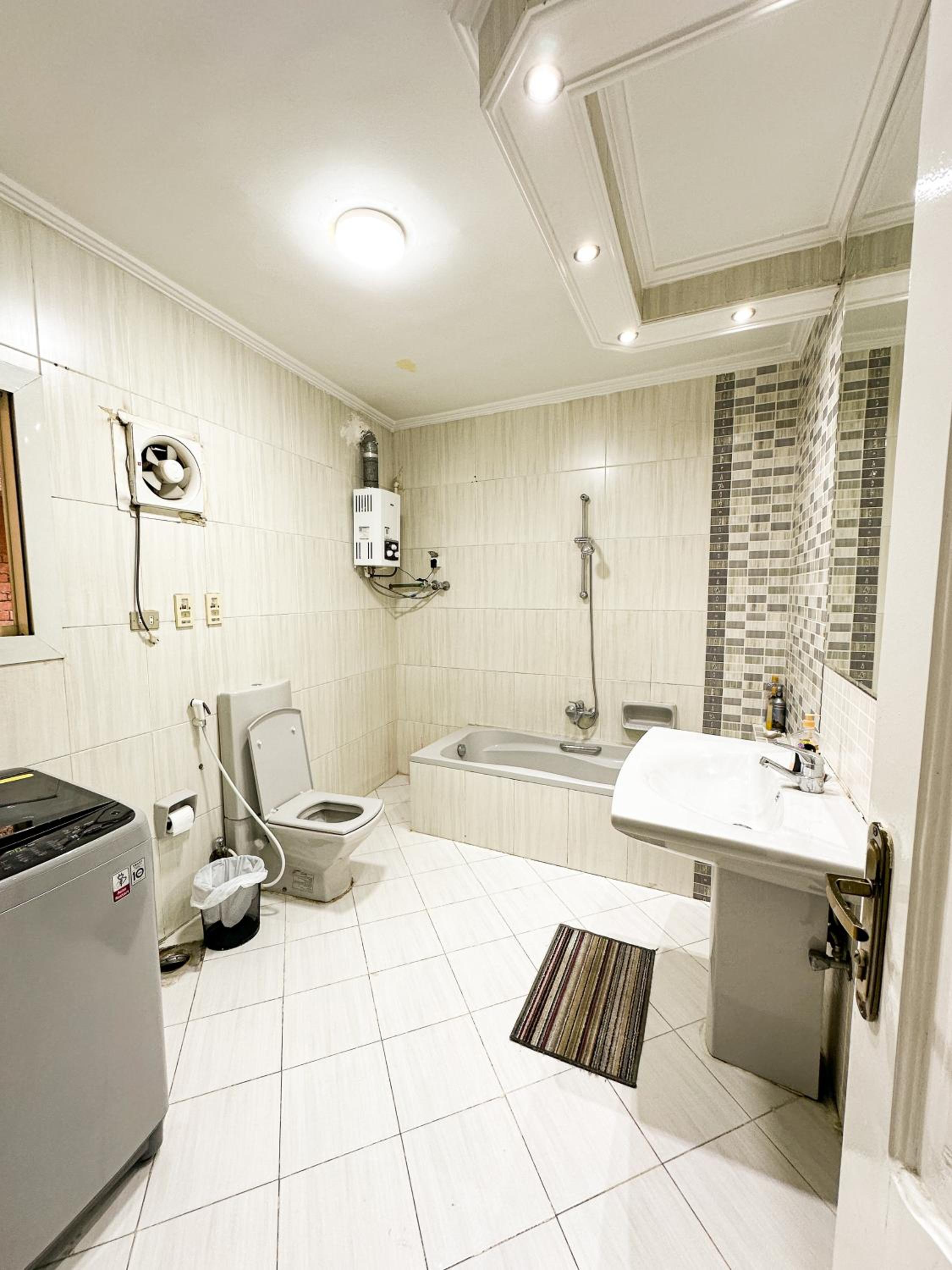Double Room with Shared Bathroom photo 2
