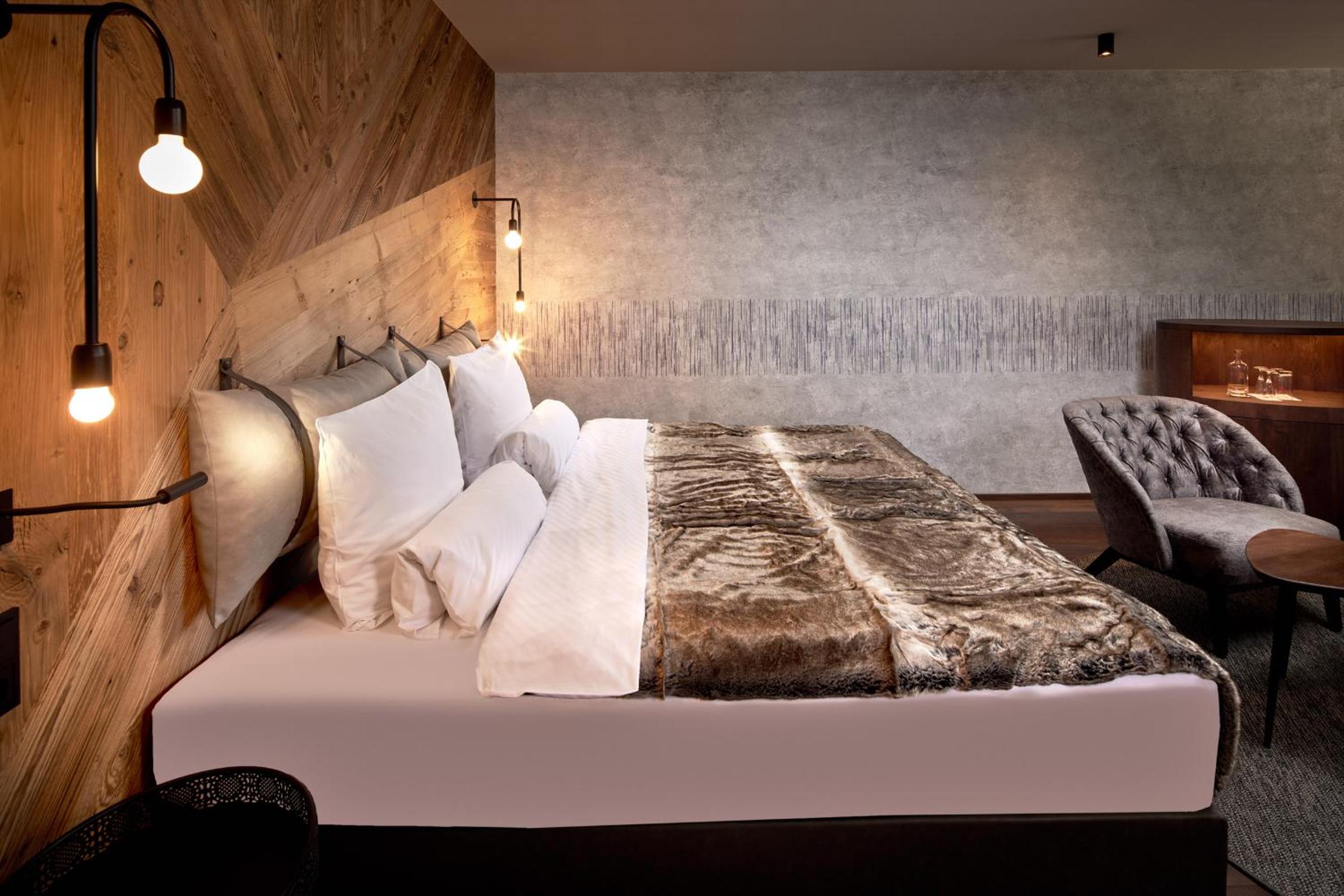 Suite with Mountain View - Photo 3