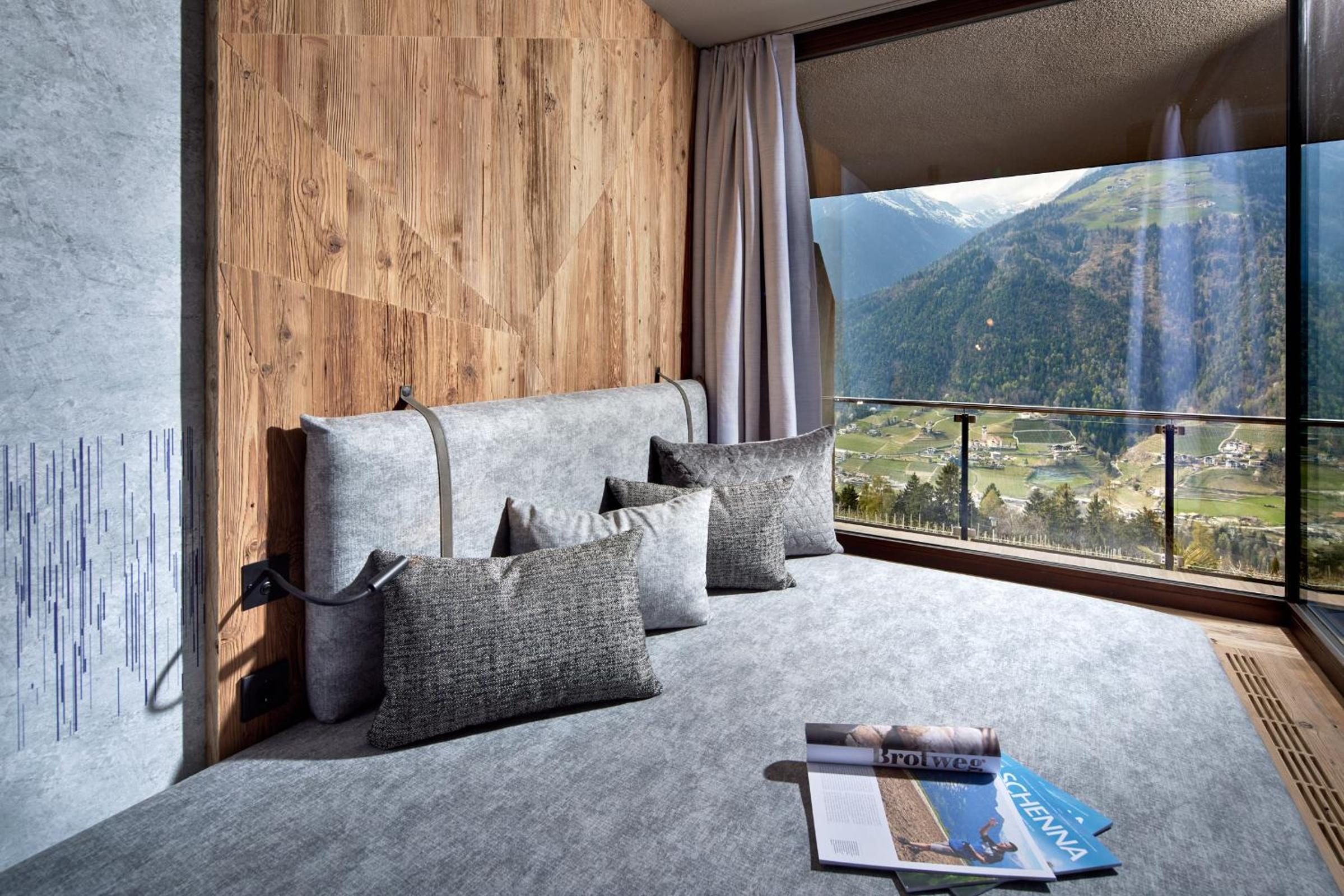 Suite with Mountain View - Photo 2