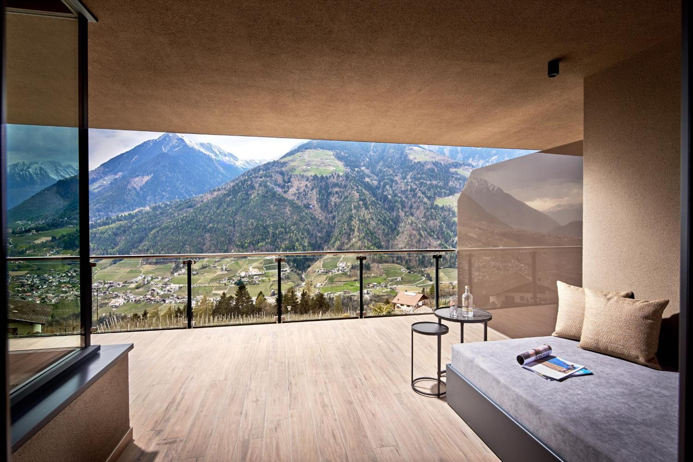 Suite with Mountain View - Photo 7
