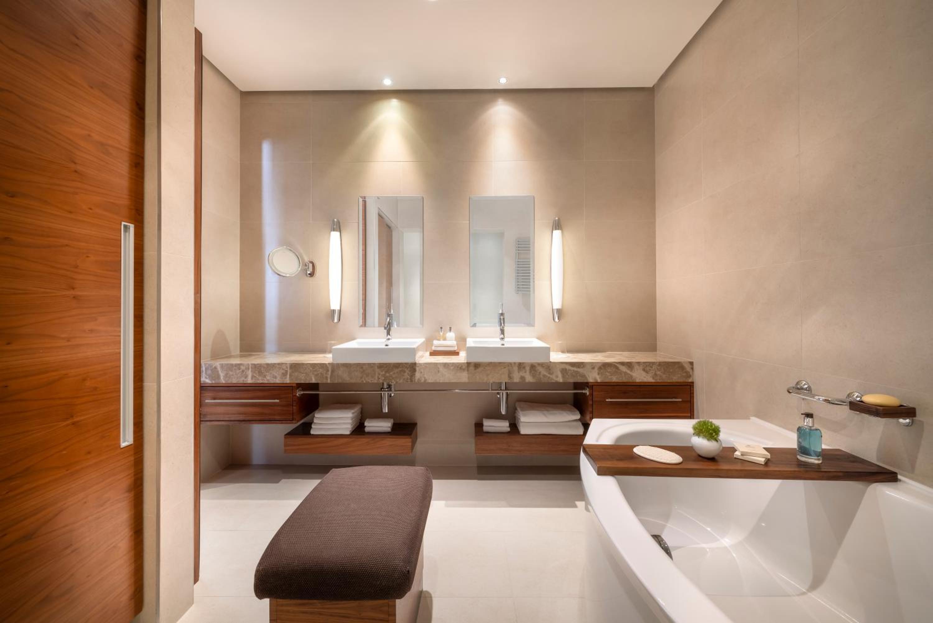 Premium Double or Twin Room - Photo 4