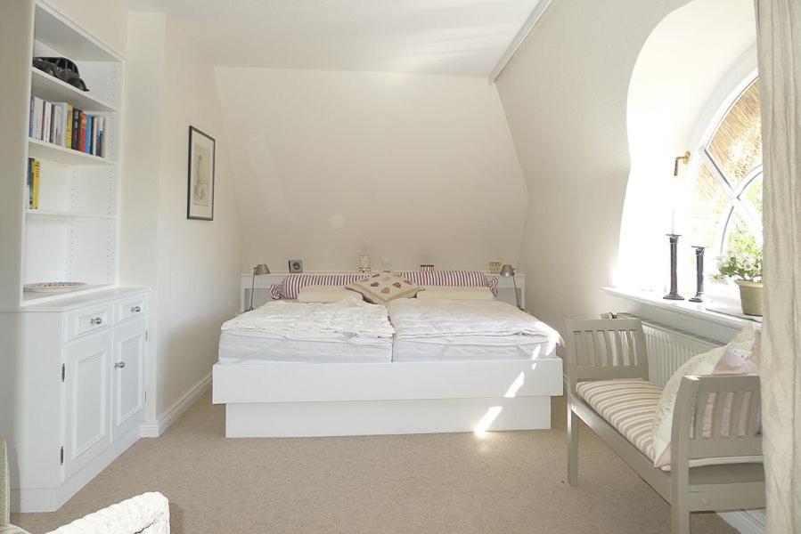 Two-Bedroom House photo 3