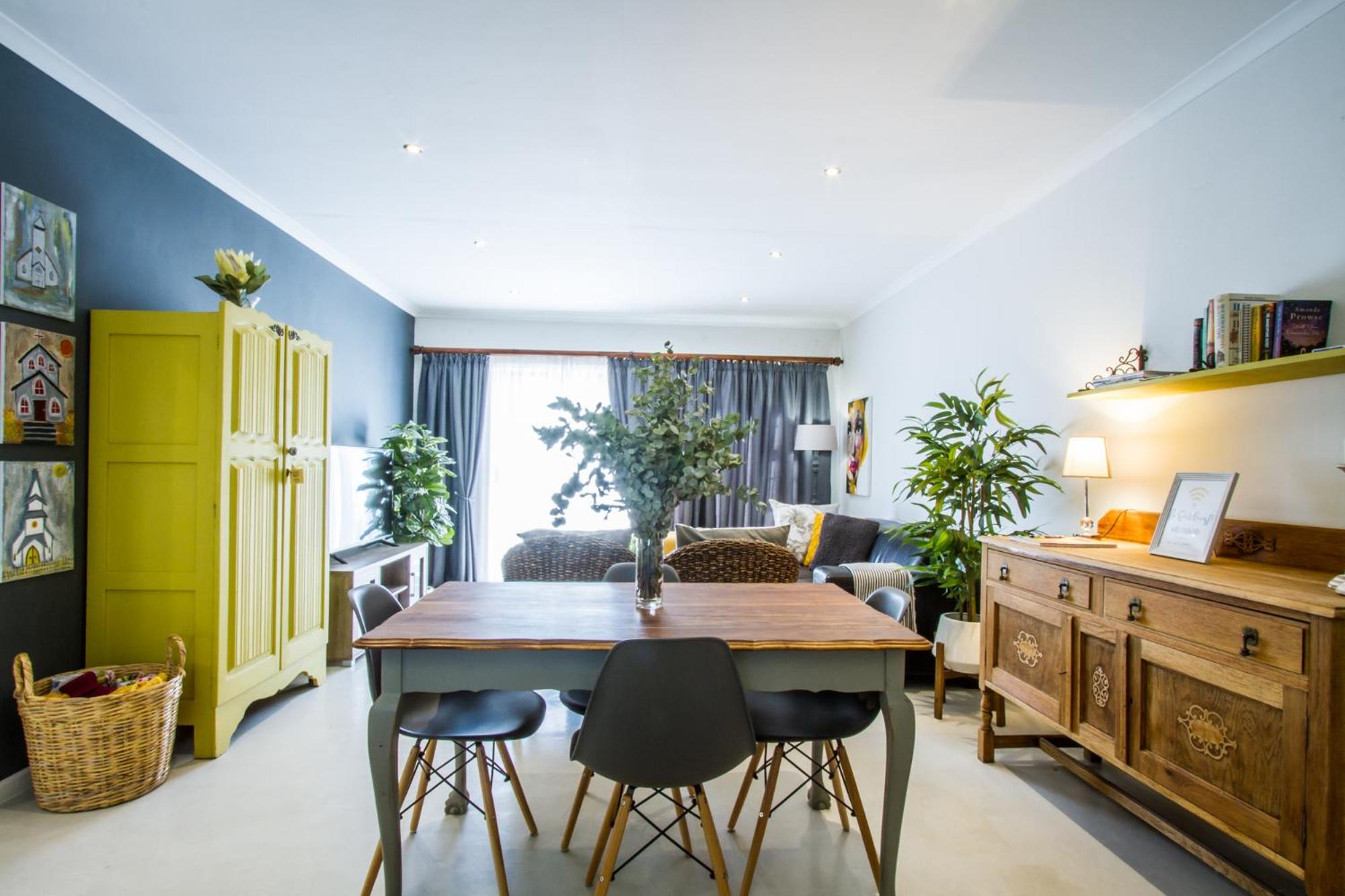 Modern Two Bedroom House - Photo 4