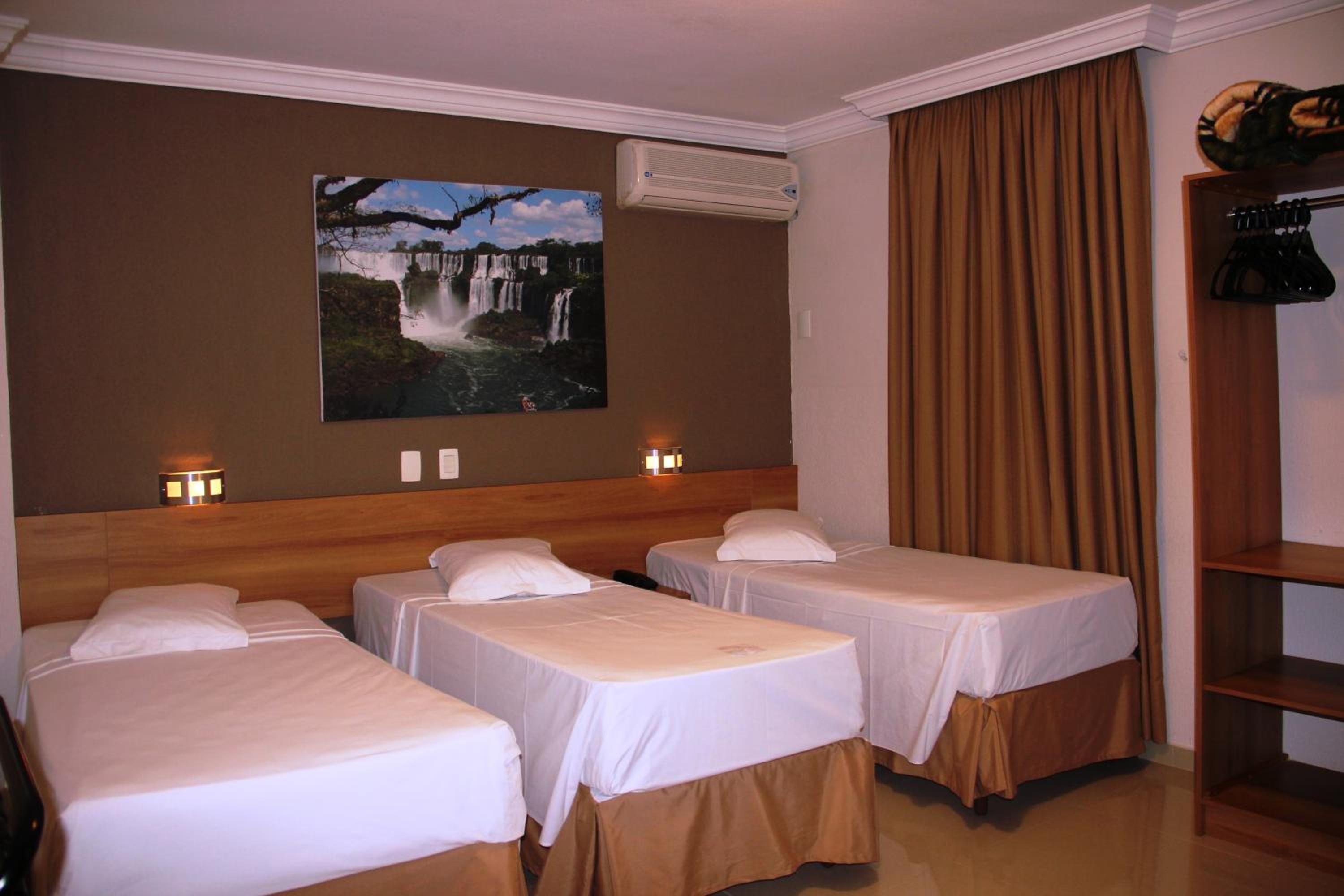 Triple Room with Three Single Beds - Photo 4