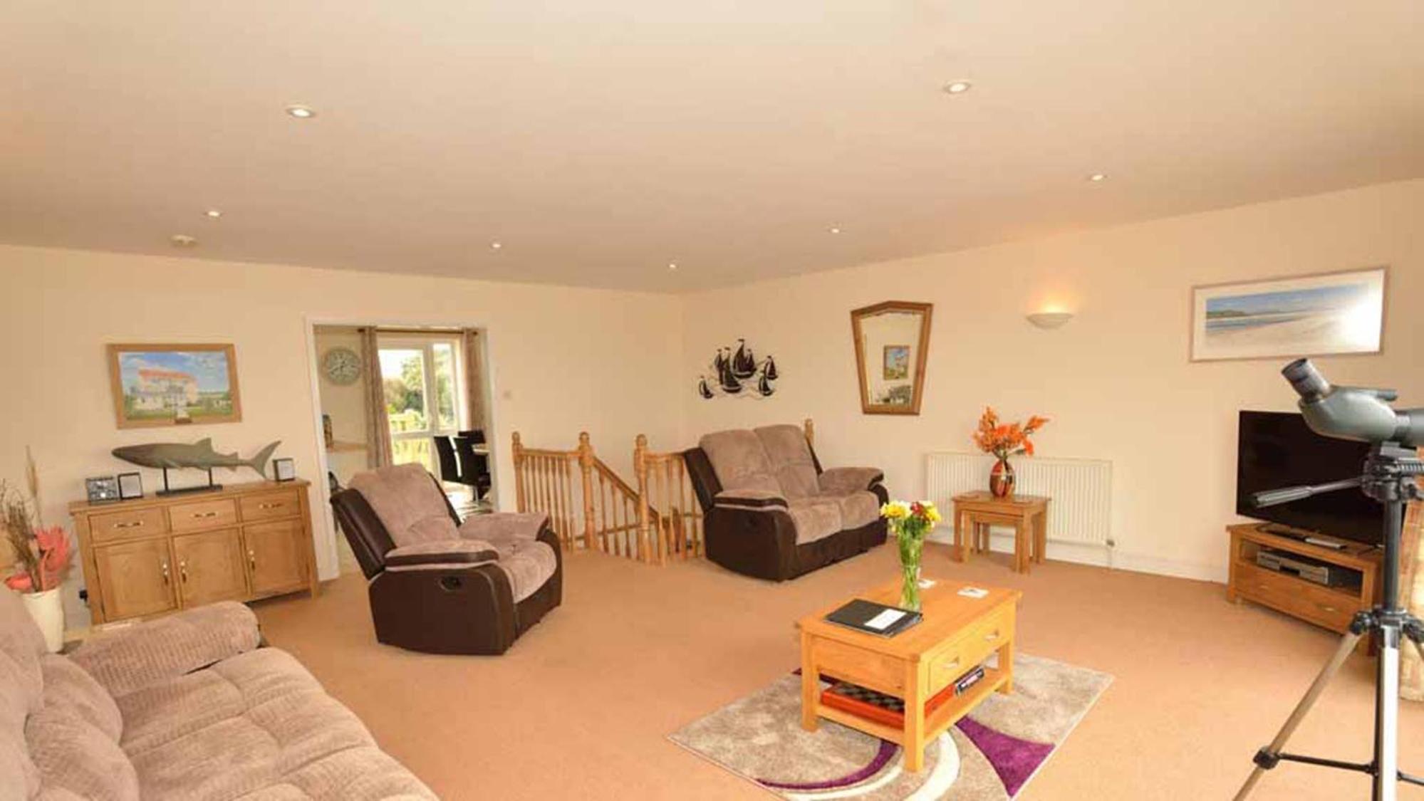 Three-Bedroom House photo 2