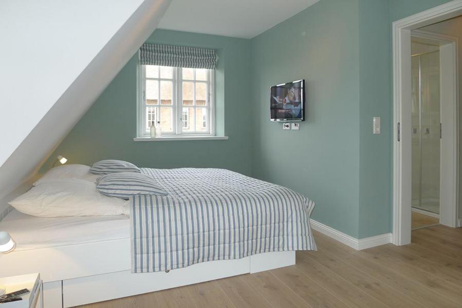 Two-Bedroom House photo 3