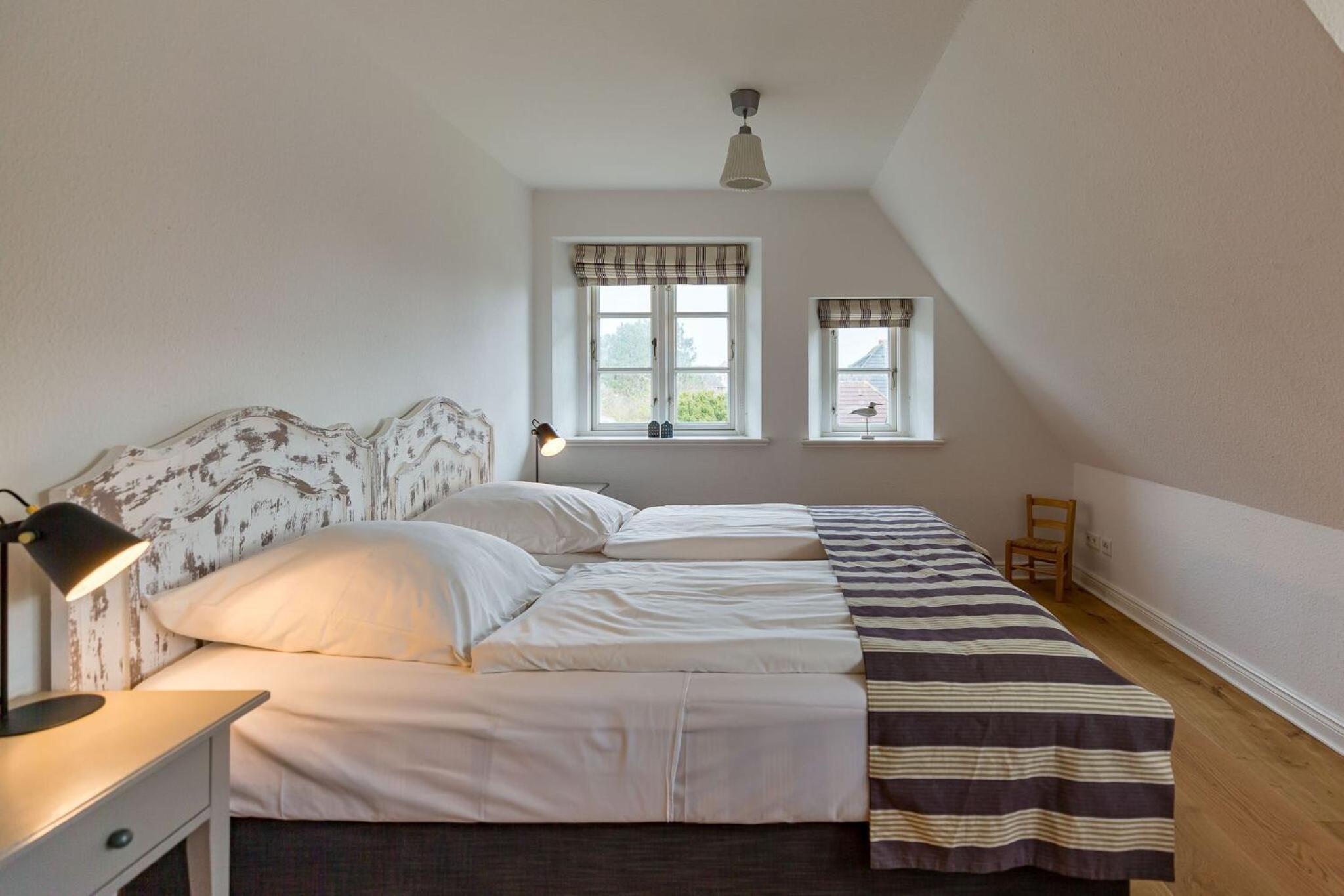 Three-Bedroom House photo 3