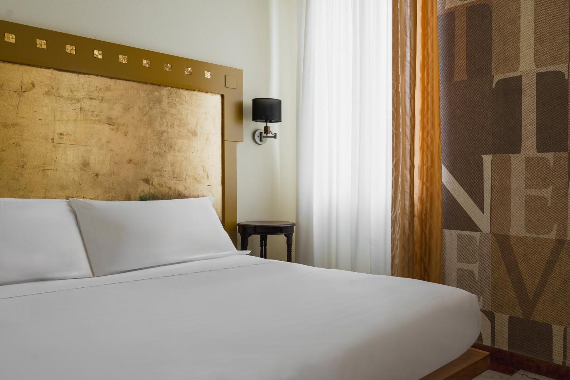 Standard Double Room - Photo 6