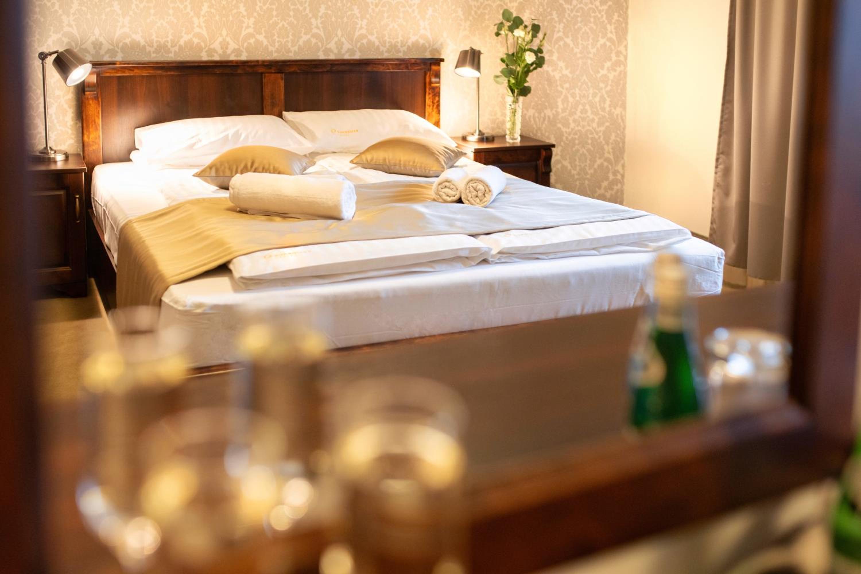 Double Room - Photo 9