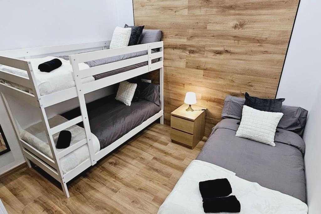Three-Bedroom Apartment photo 2