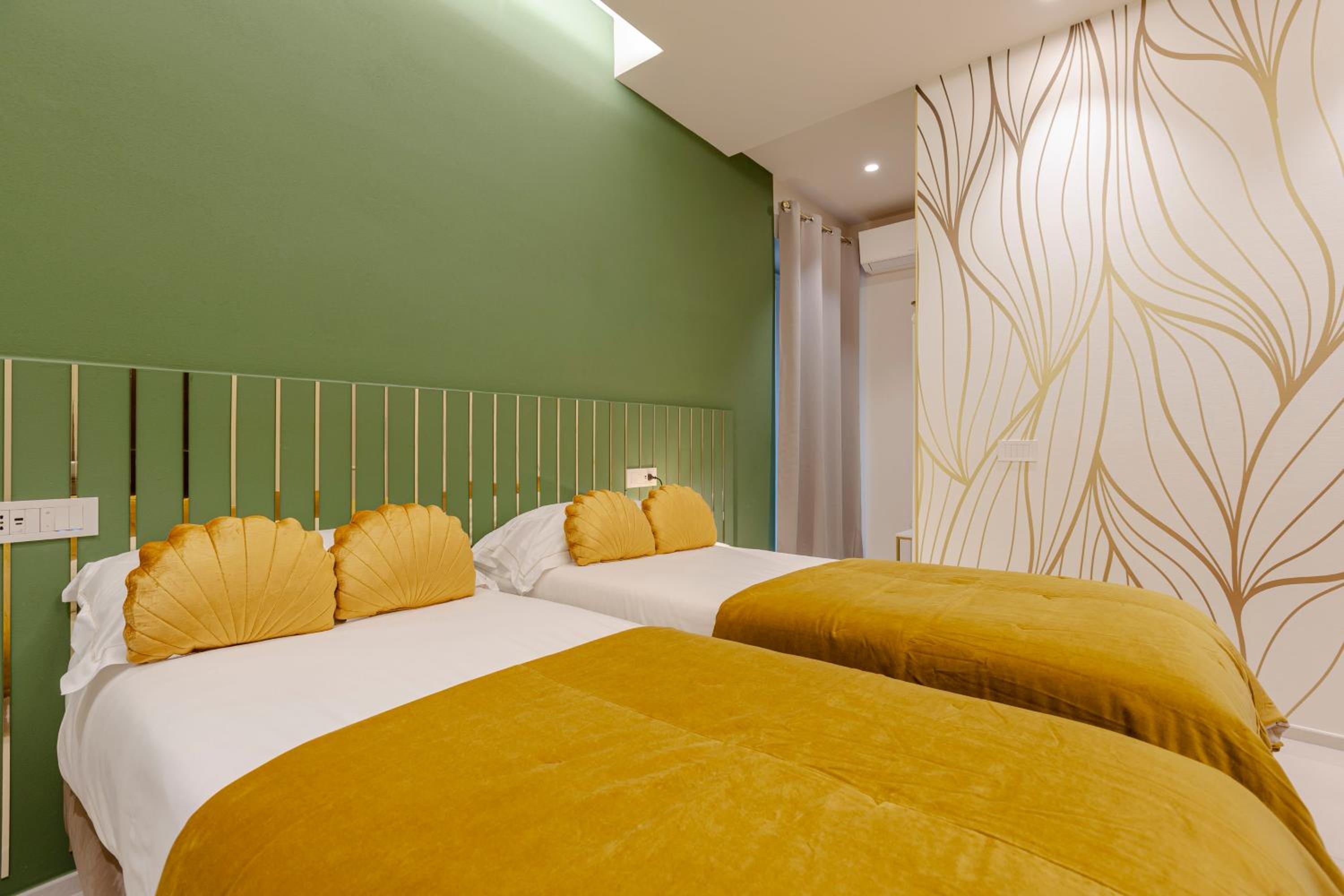 Deluxe Double or Twin Room photo 2
