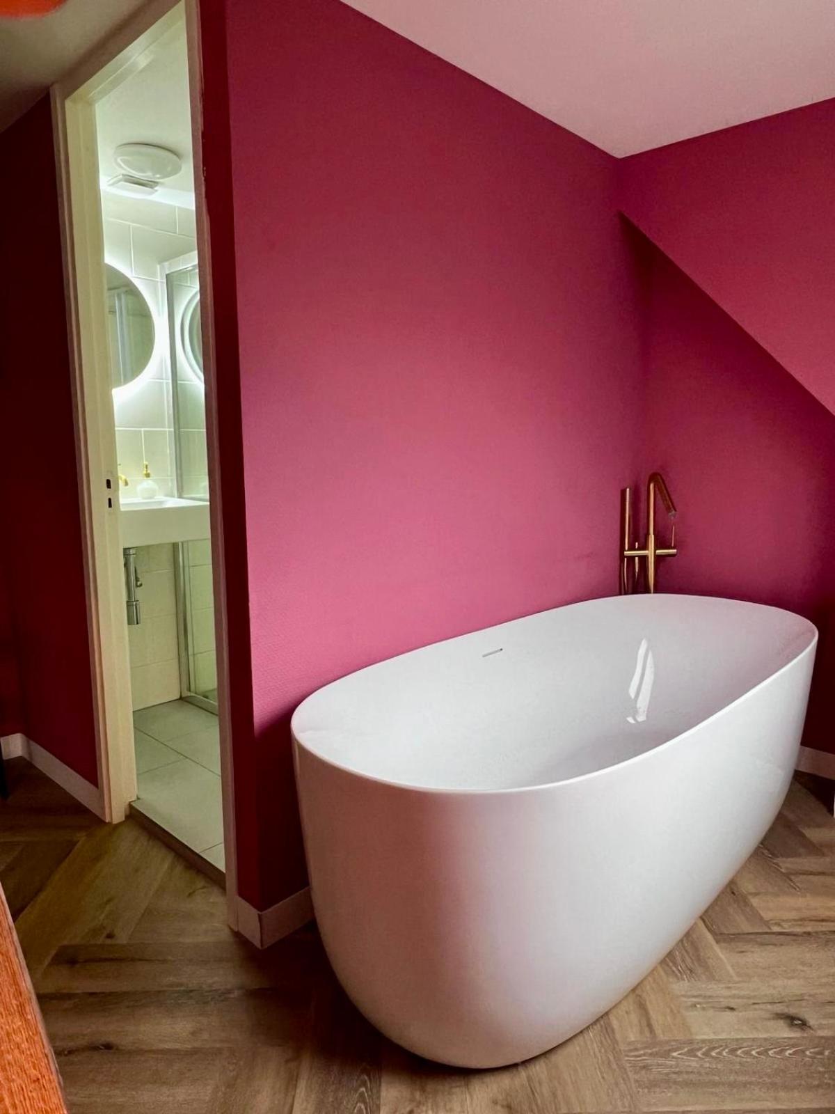Double Room with Spa Bath photo 2