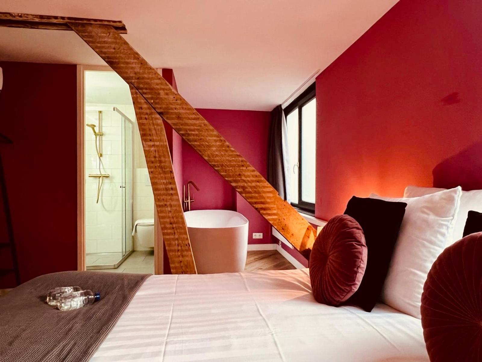 Double Room with Spa Bath photo 1