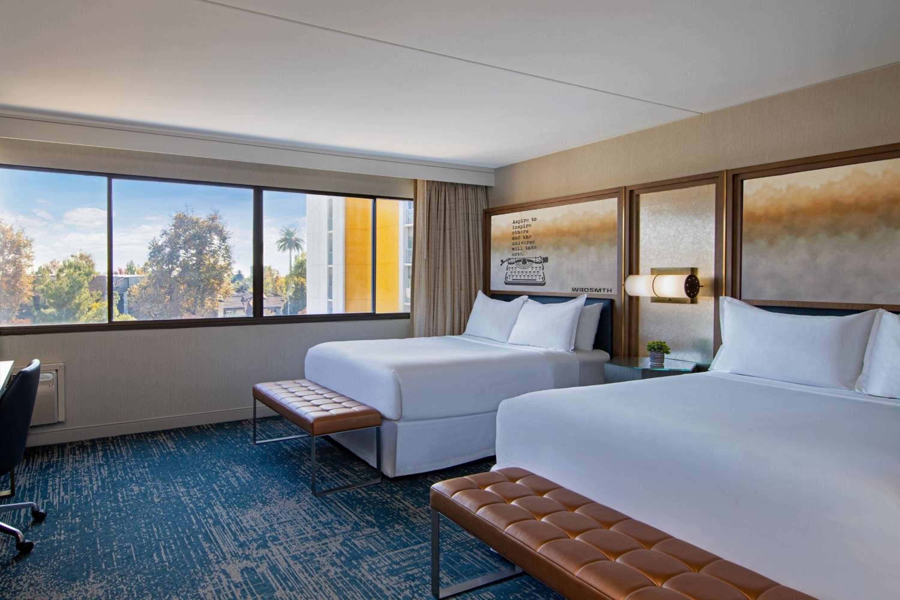 Queen Room with Two Queen Beds - Photo 2