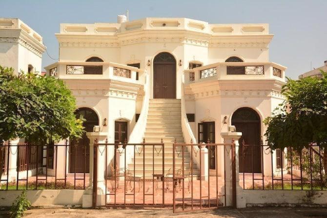 Villa photo 2