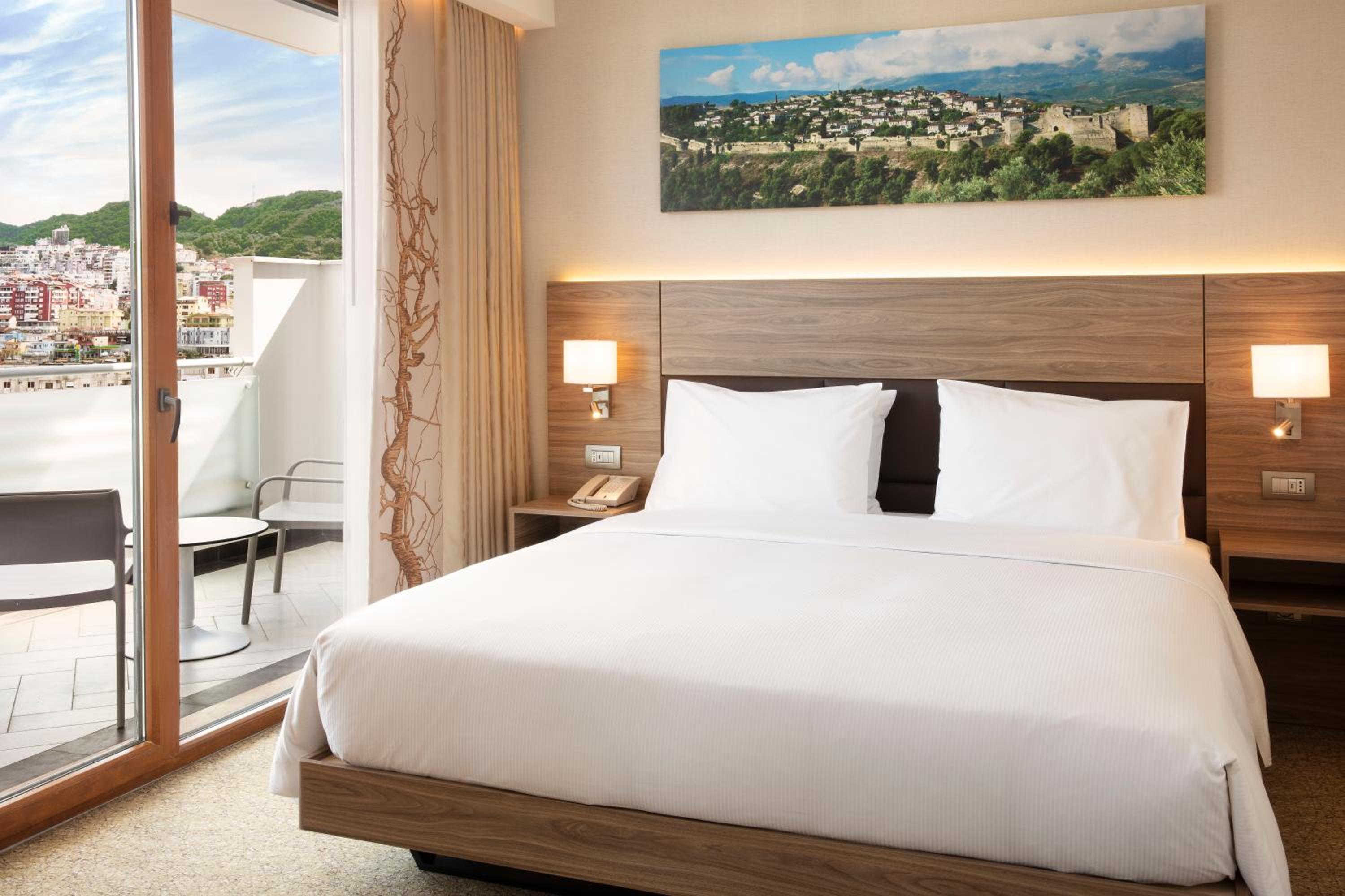 One-Bedroom King Suite with Balcony