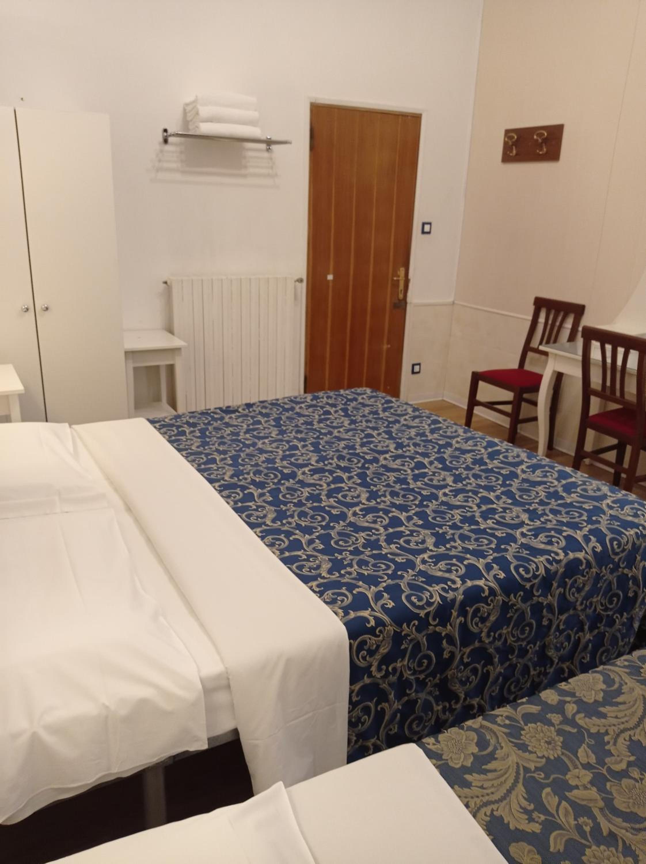 Triple Room with Shared Bathroom photo 2