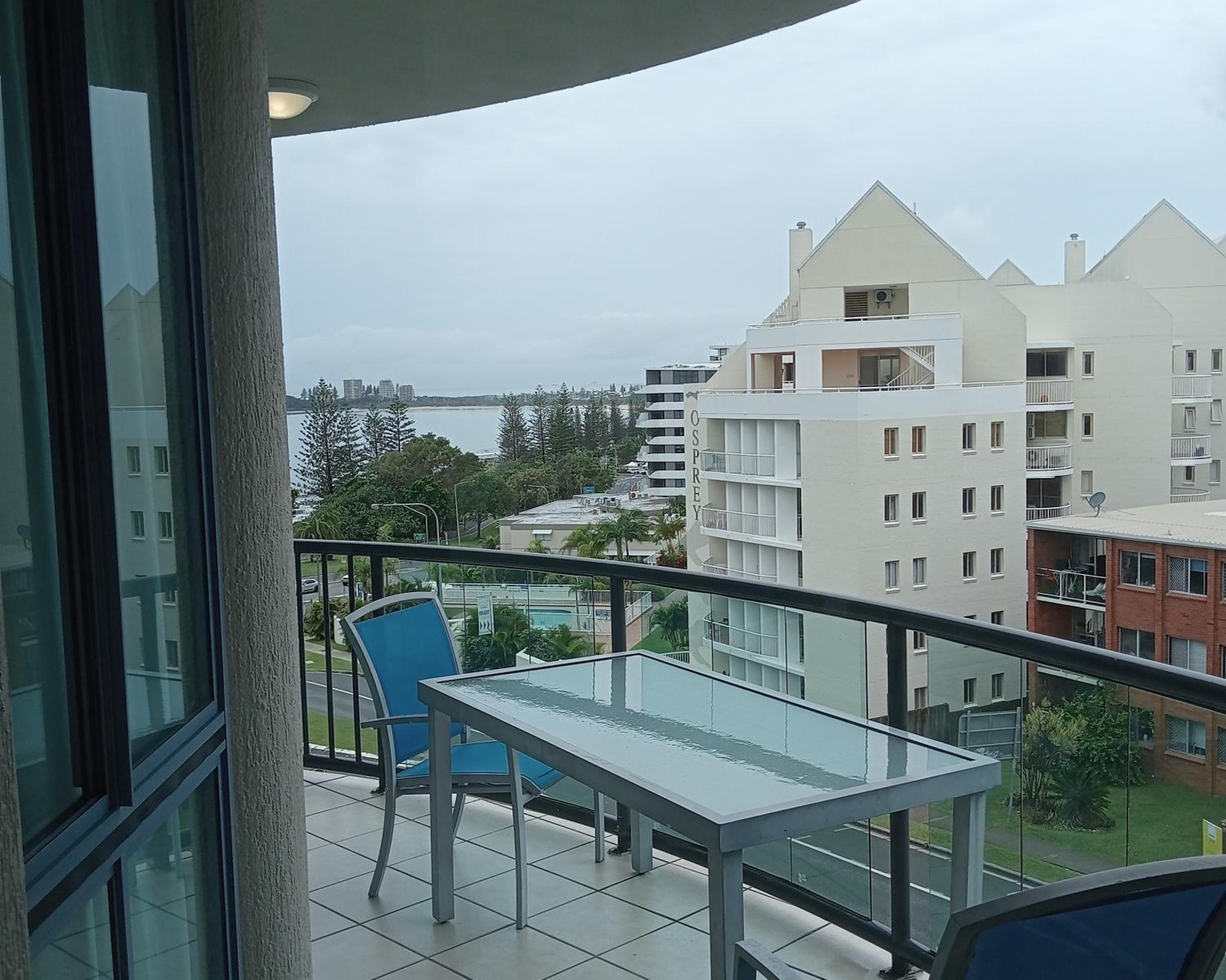 One-Bedroom Apartment - Photo 2