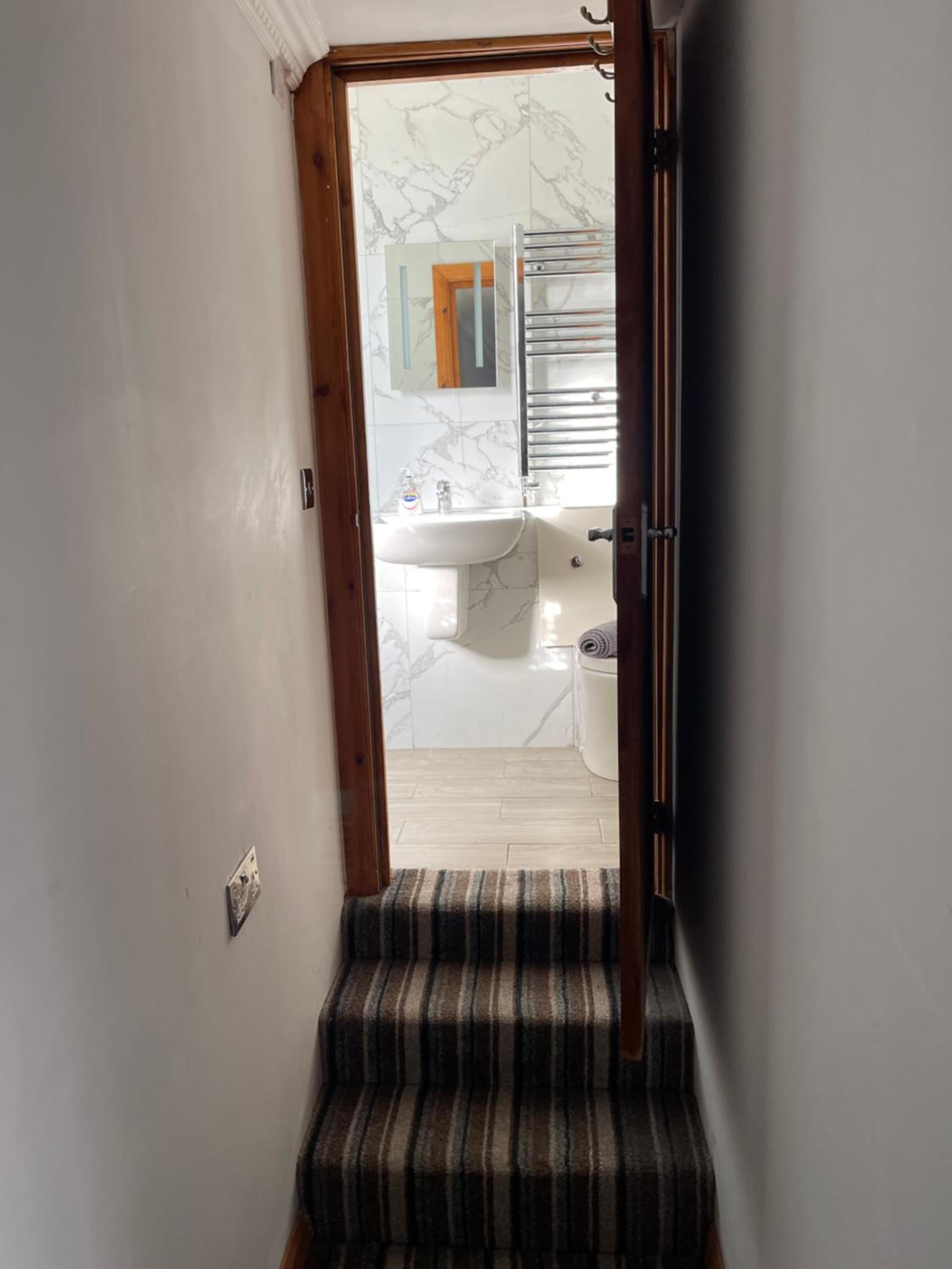 Double Room - Photo 7