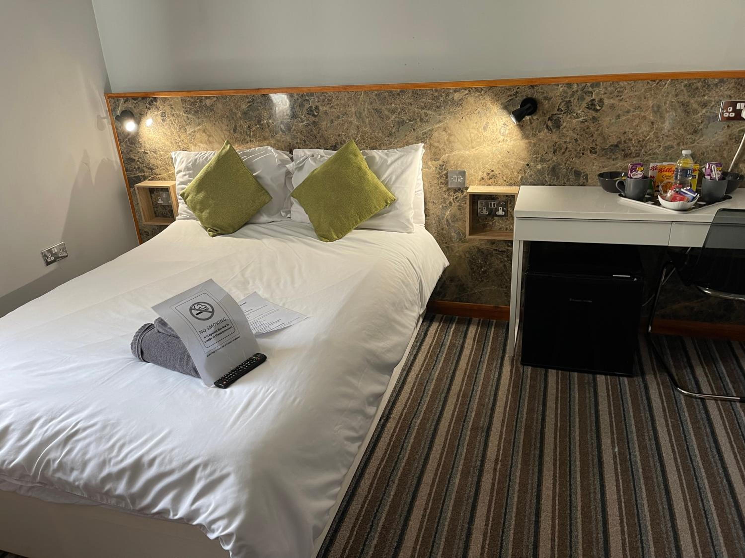 Double Room - Photo 25