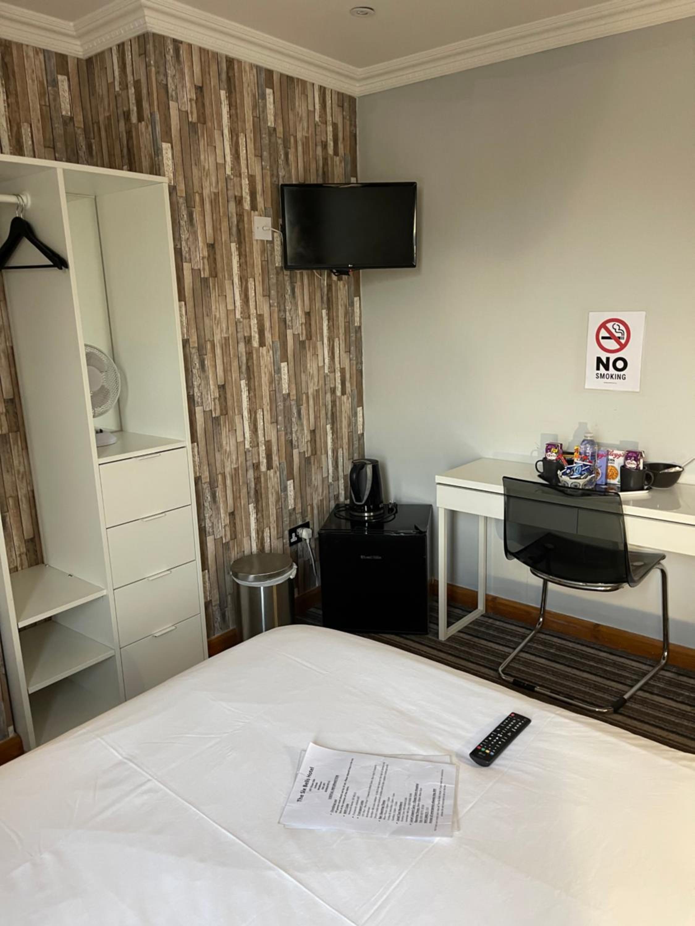 Double Room - Photo 12