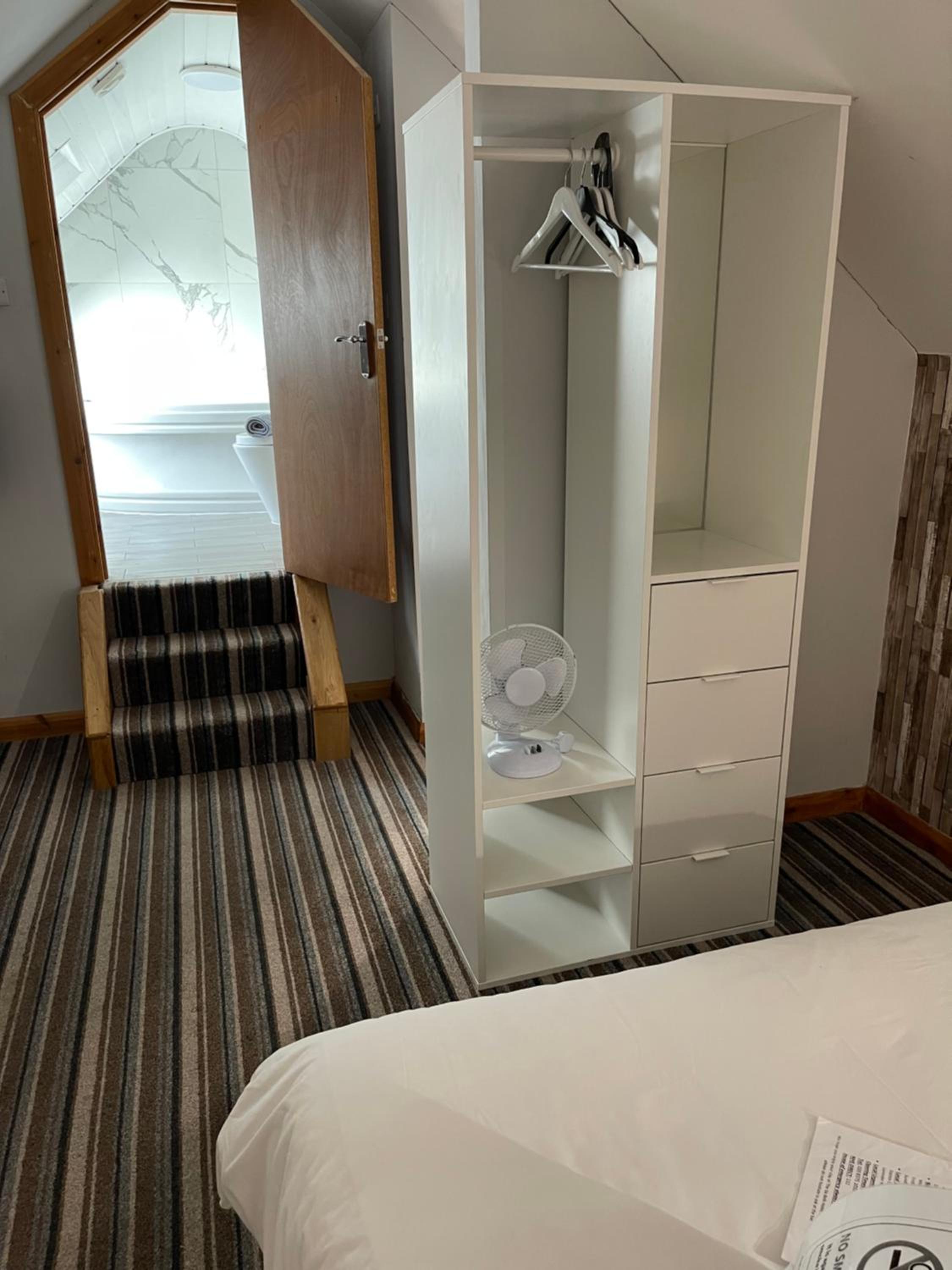 Double Room - Photo 28