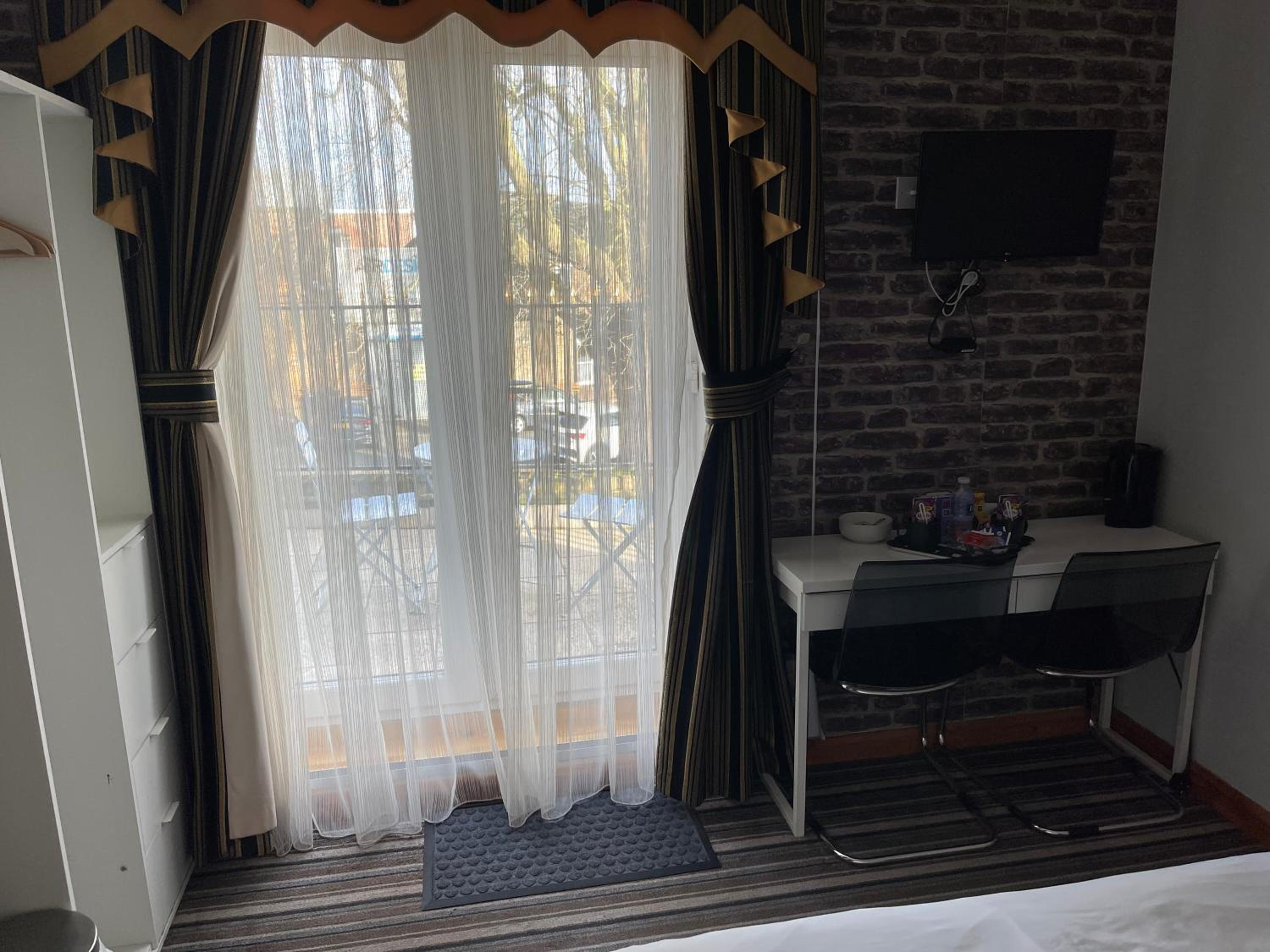 Double Room - Photo 31
